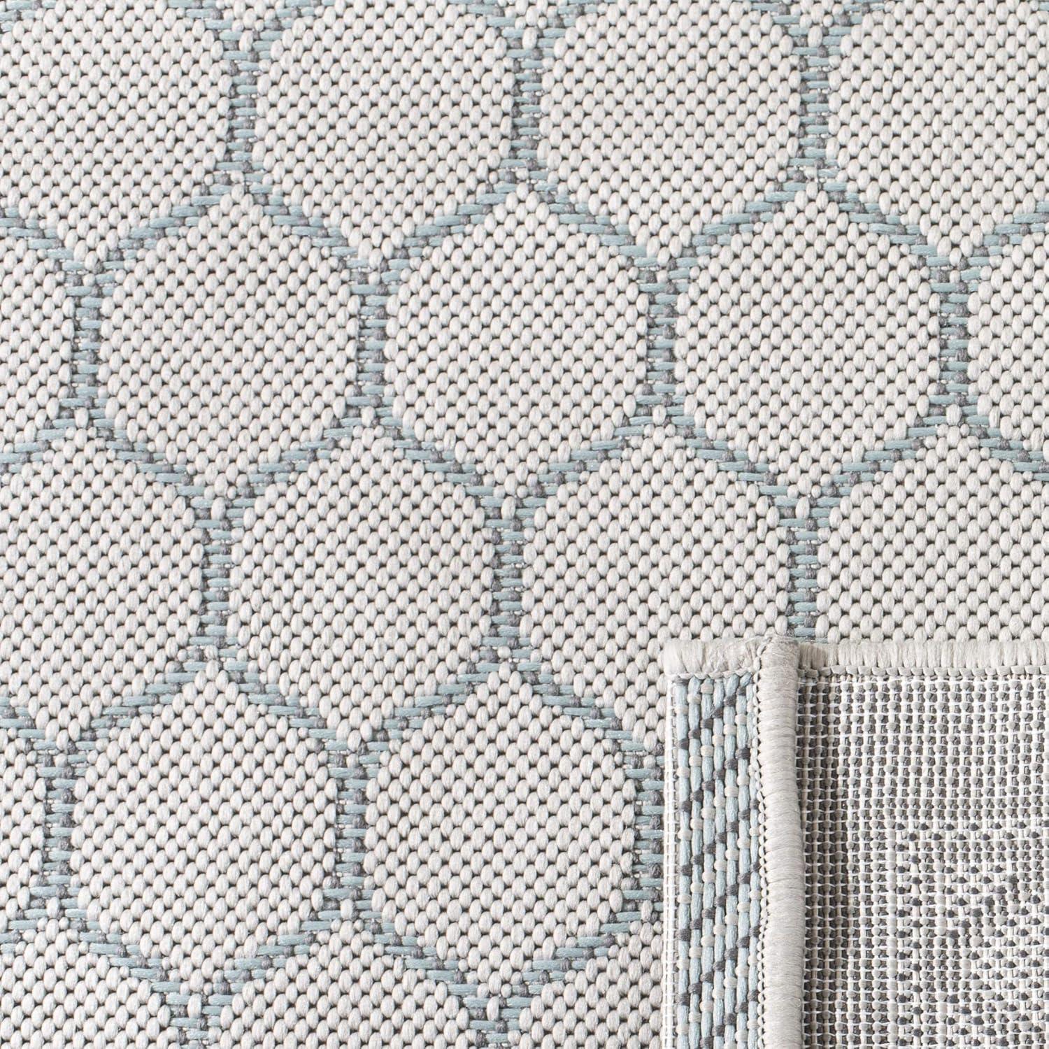 SAFAVIEH Courtyard Noelle Bordered Indoor/Outdoor Area Rug, Light Grey/Anthracite, 5'3" x 7'7"