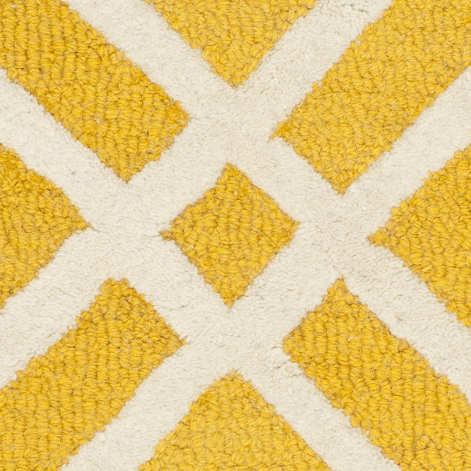 SAFAVIEH Cambridge Judy Geometric Wool Area Rug, Gold/Ivory, 2'6" x 4'