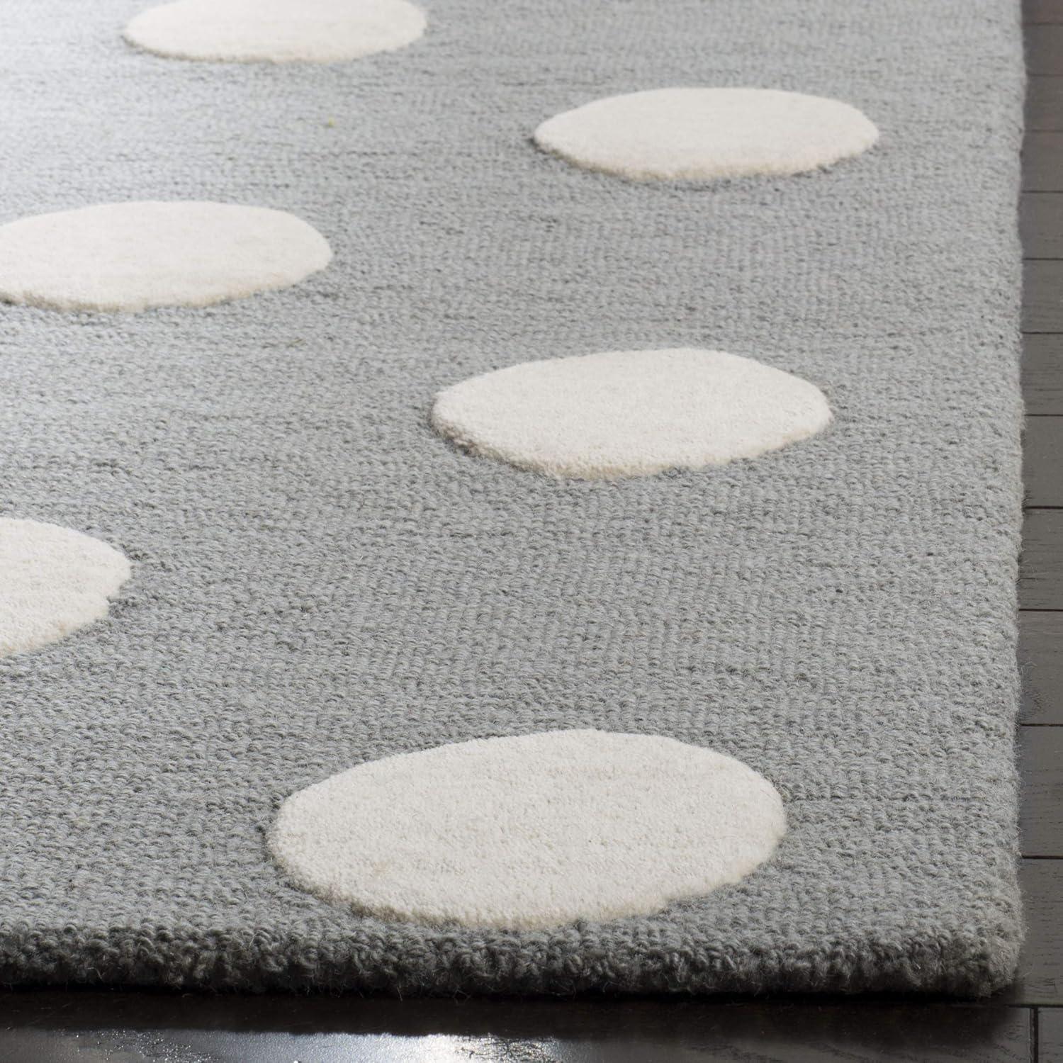 Safavieh Kids Polka Dots SFK904 Hand Tufted Indoor Accent Rug - Grey/Ivory - 4'x6' - Safavieh