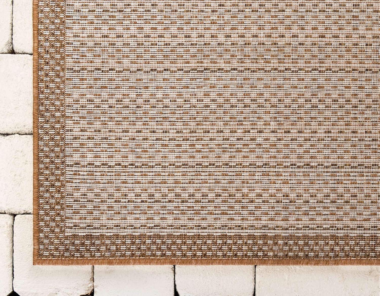 Unique Loom Outdoor Border Collection Area Rug - Checkered (2' 2" x 3' 1" Rectangle Light Brown)