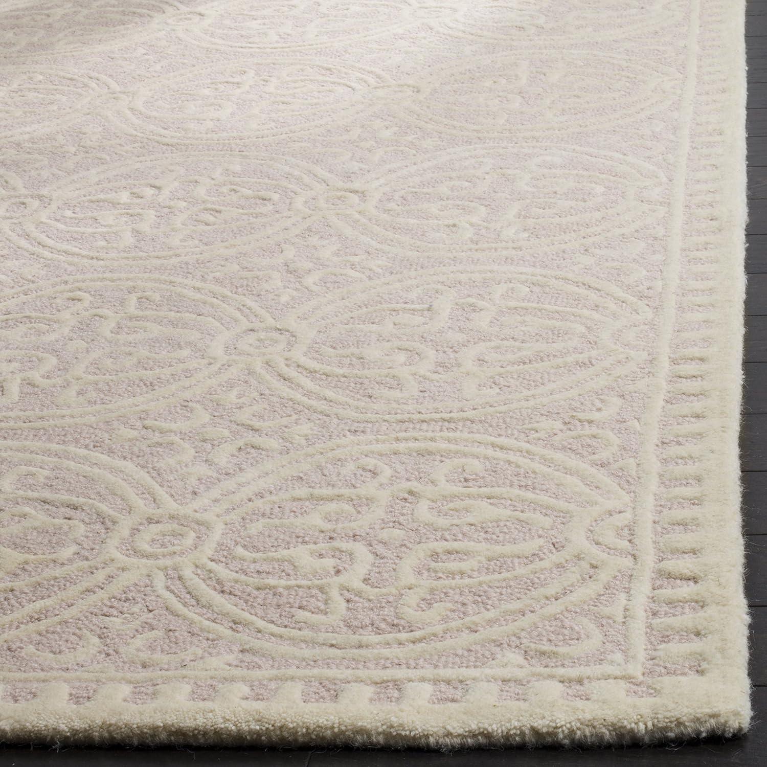 SAFAVIEH Cambridge Leslie Geometric Wool Area Rug, Light Pink/Ivory, 2'6" x 4'