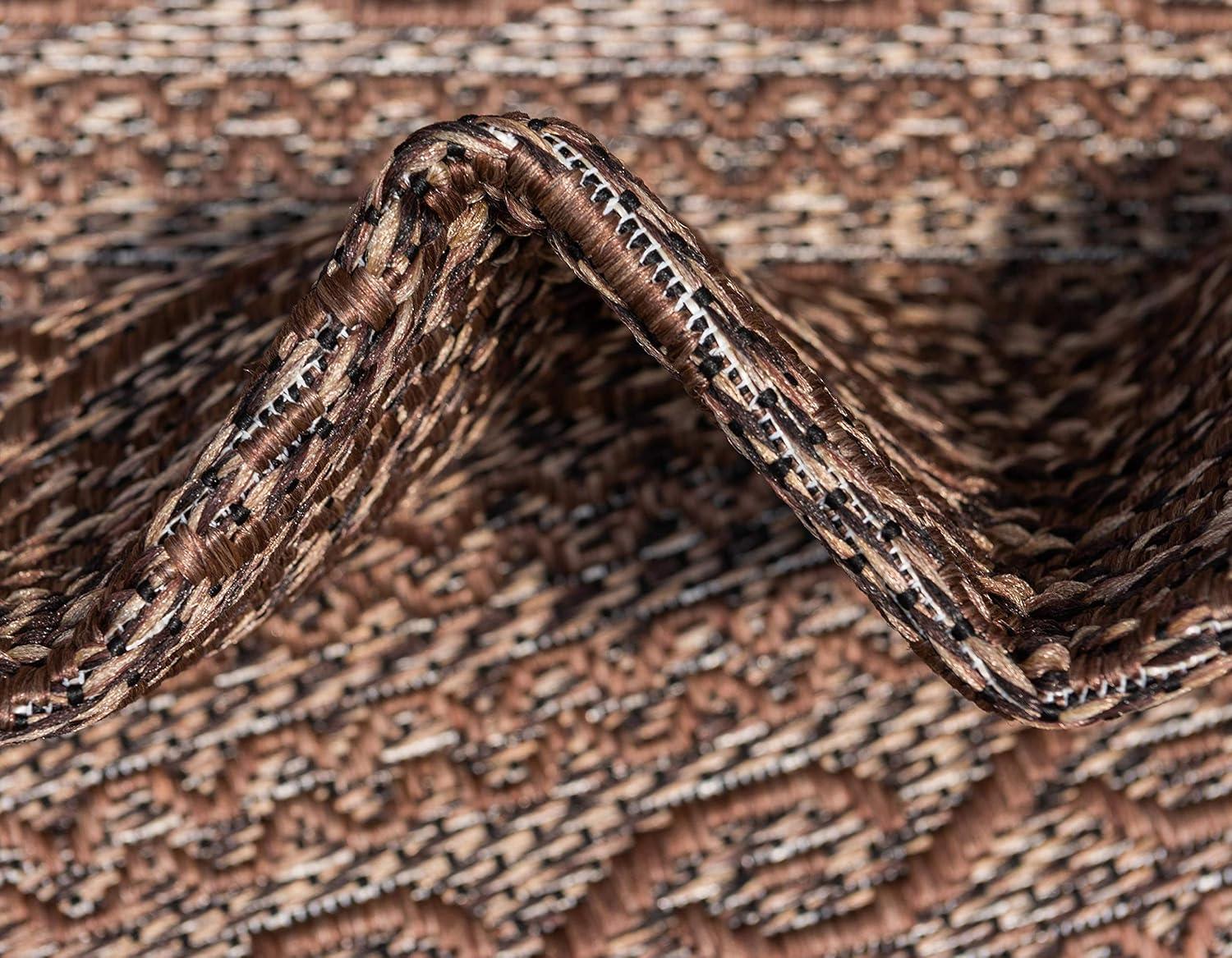 Unique Loom Outdoor Modern Collection Area Rug - Links (3' 3" x 5' 1" Rectangle Brown/Black)