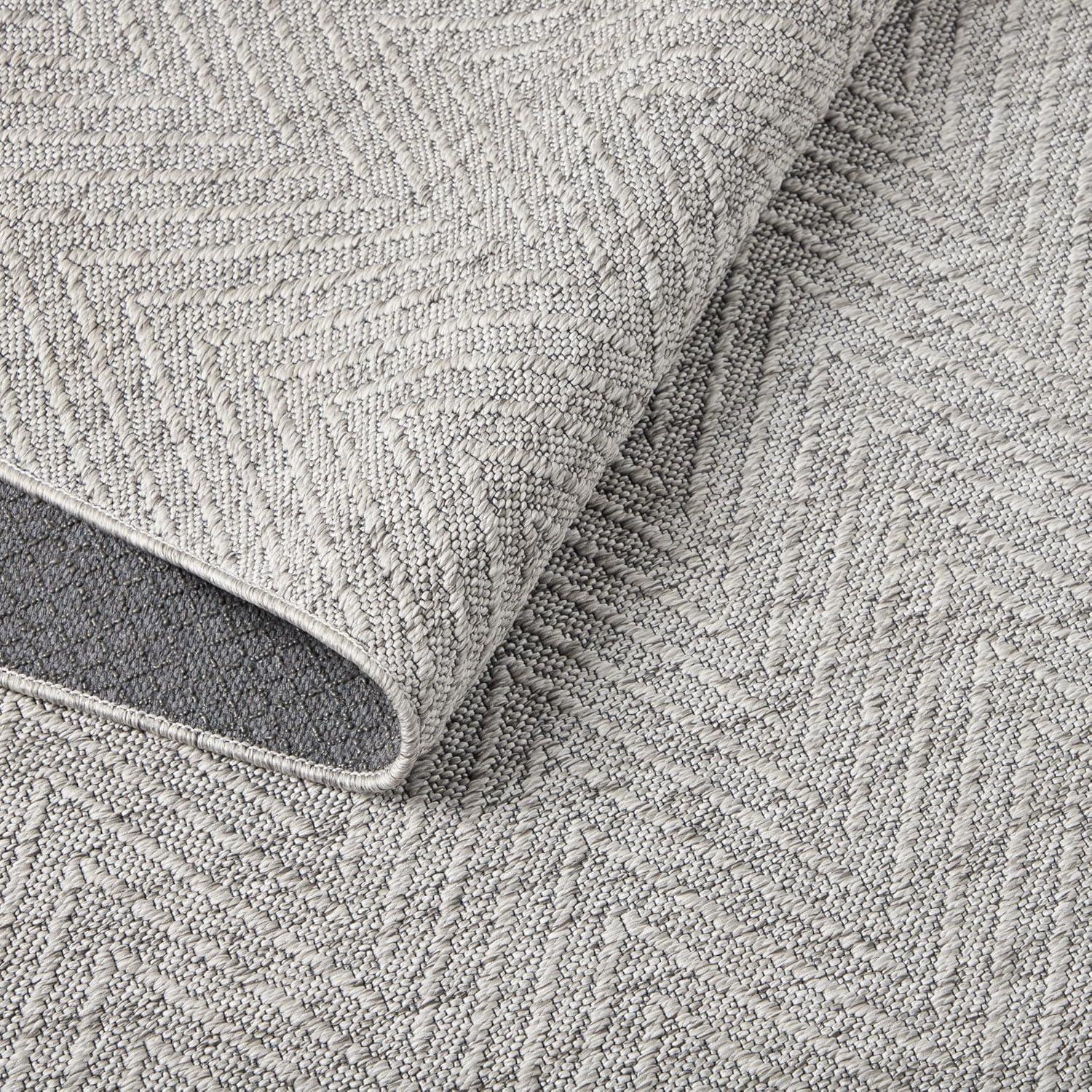 TOWN & COUNTRY BASICS Pax Herringbone Textured Solid Machine Washable Area Rug Grey