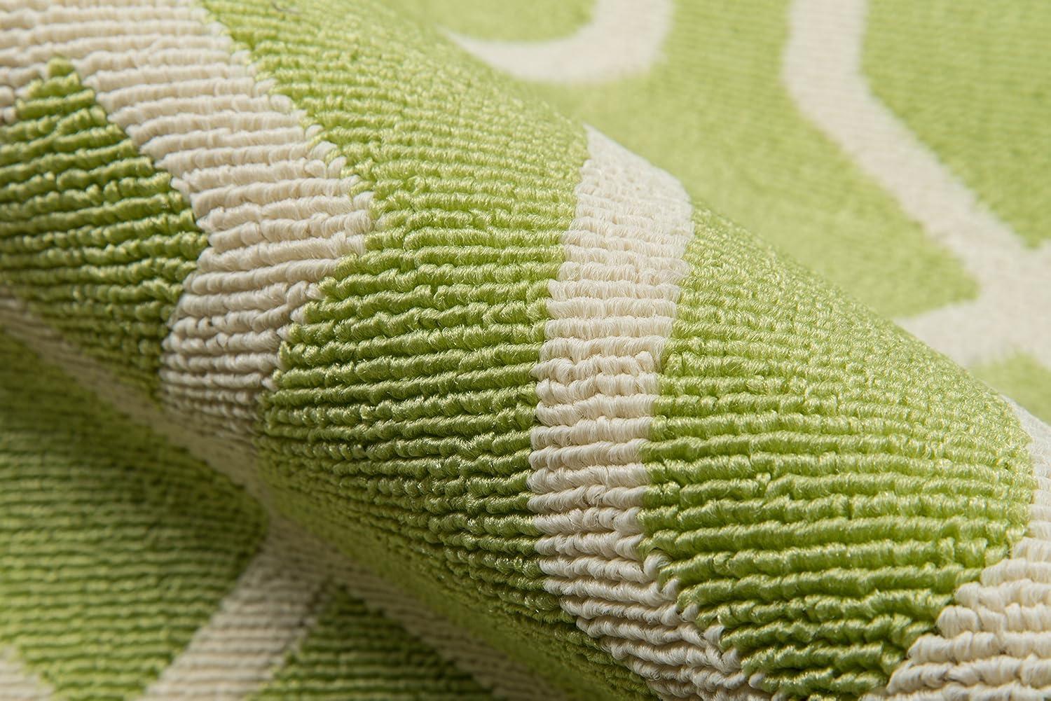 Momeni Baja 3'11" X 5'7" Transitional Rug in Green