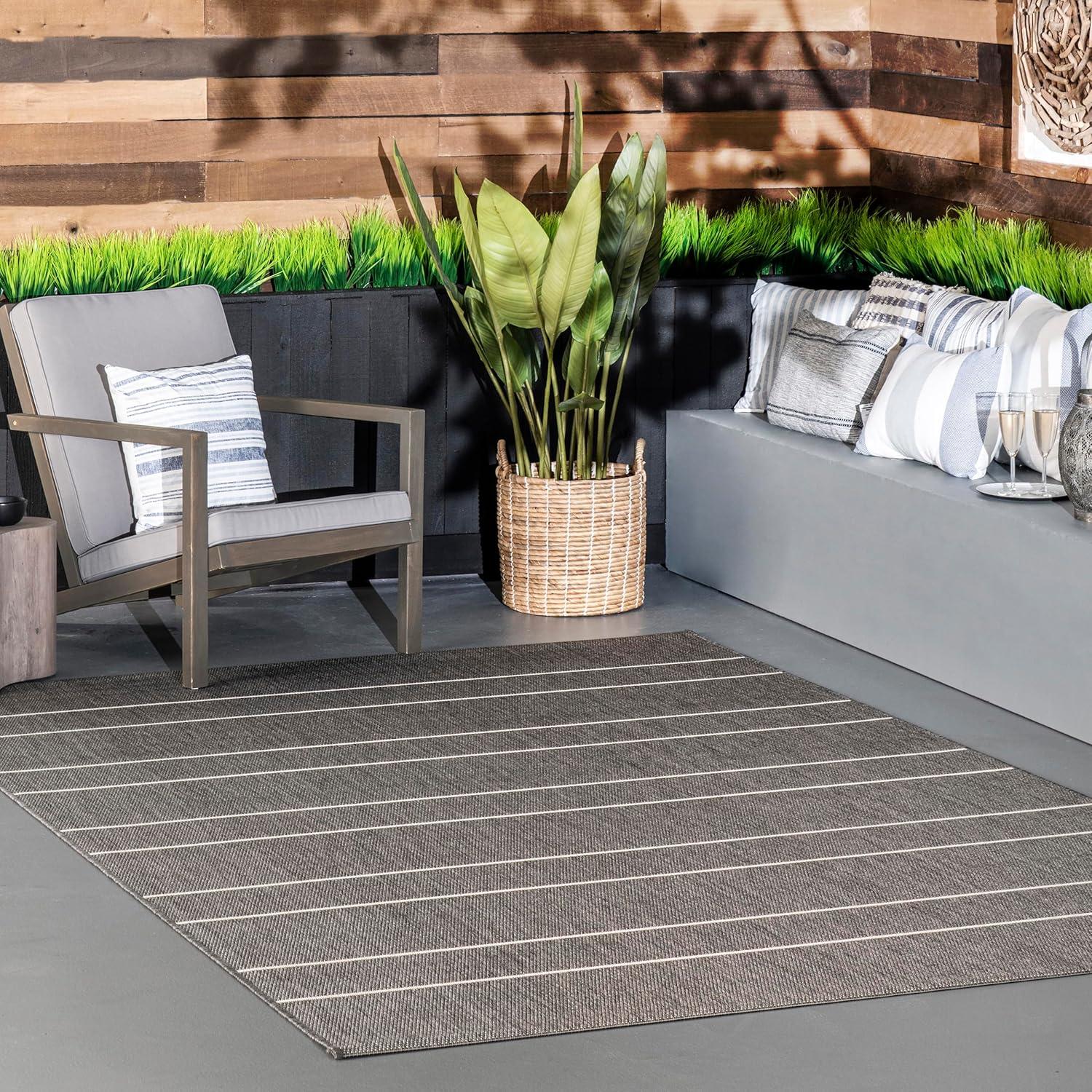 Nuloom Alaina Striped 4x6 Indoor/Outdoor Area Rug for Living Room Patio Deck Front Porch Kitchen, Dark Grey/Ivory