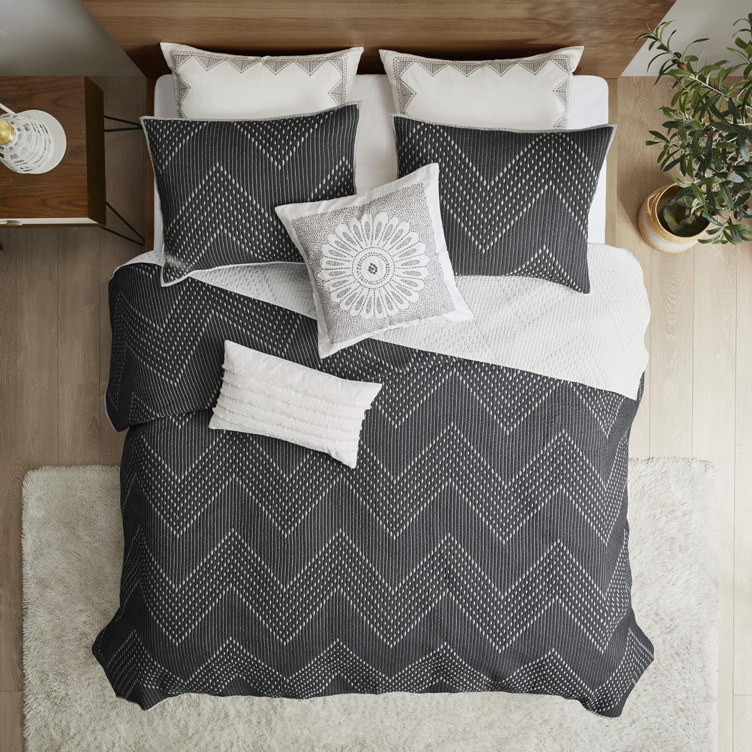 INK+IVY Pomona 3 Piece Embroidered Cotton Quilt Set