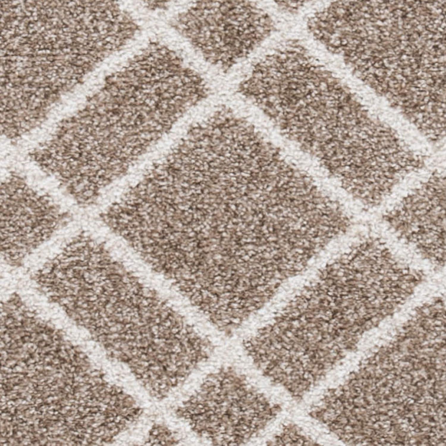 Amherst AMT407 Power Loomed Area Rug  - Safavieh