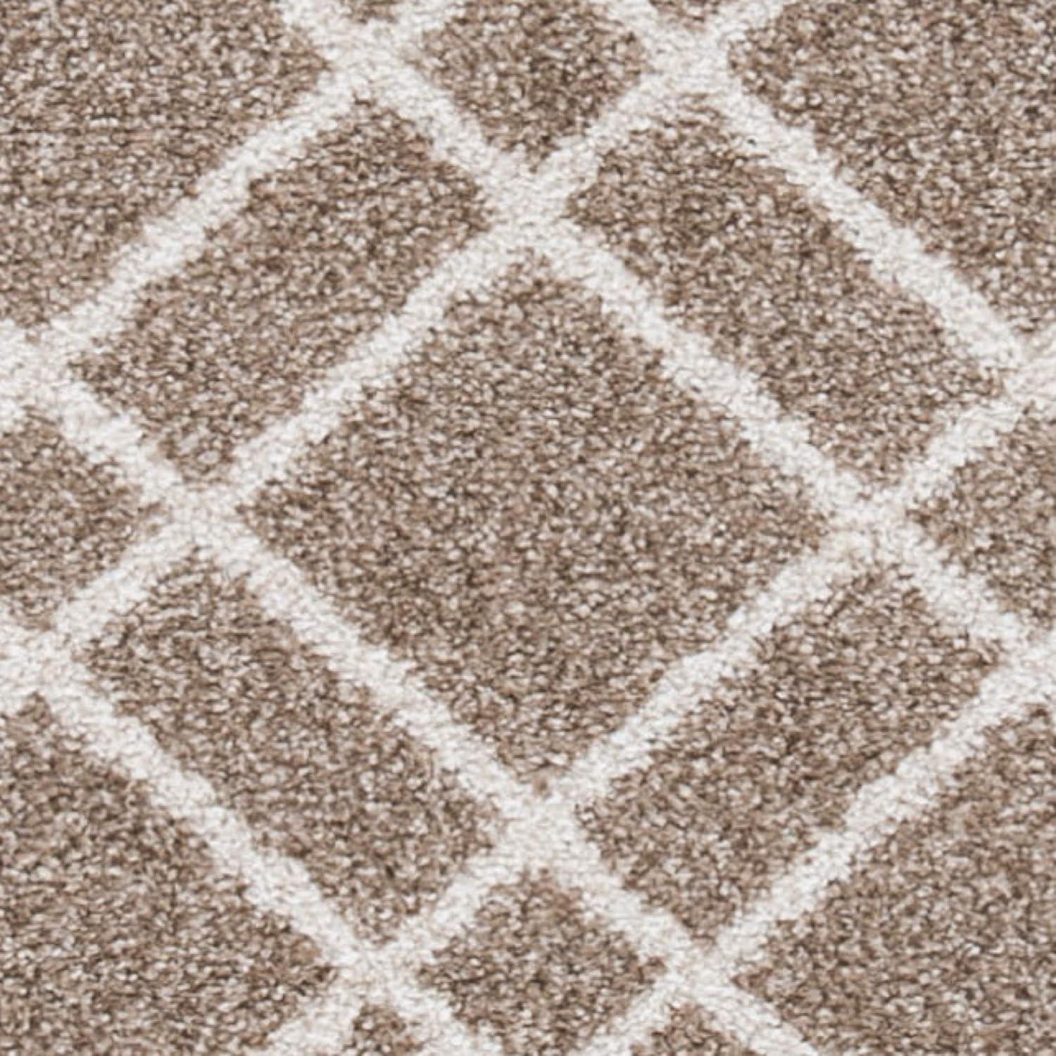 Amherst AMT407 Power Loomed Area Rug - Wheat/Beige - 4'x6' - Safavieh.