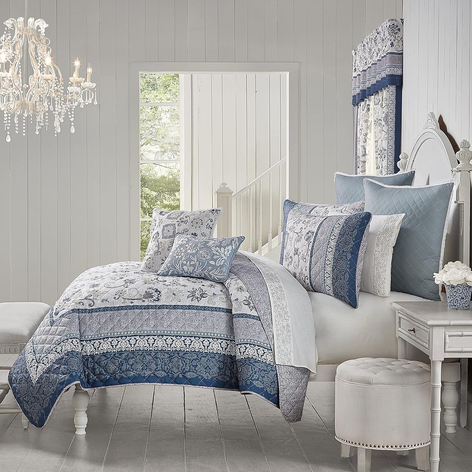 Sophisticated Elegance Full-Size Reversible Blue Floral Quilt Set