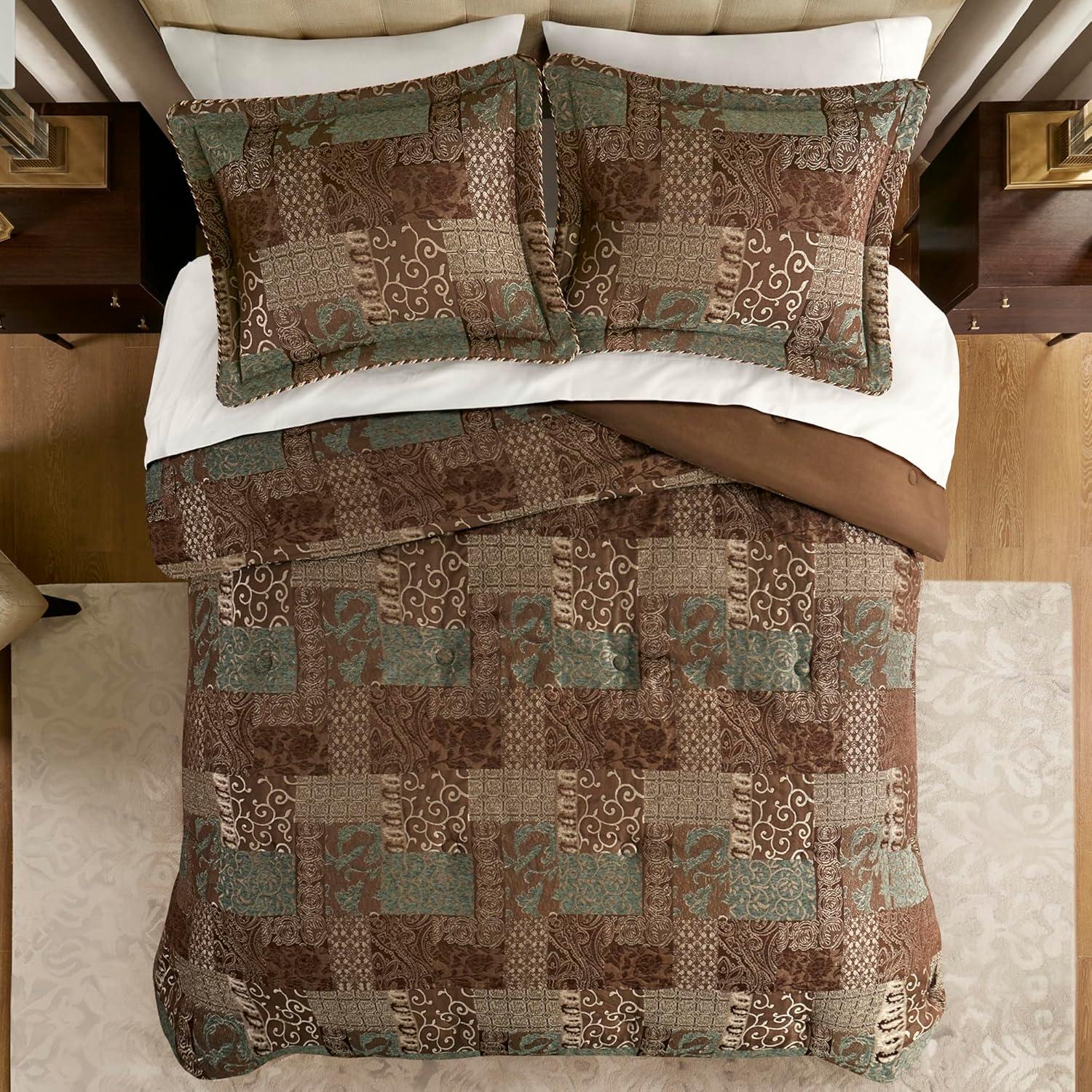 Gracie Mills Lange 4-Piece Patchwork Chenille Jaquard Comforter Set