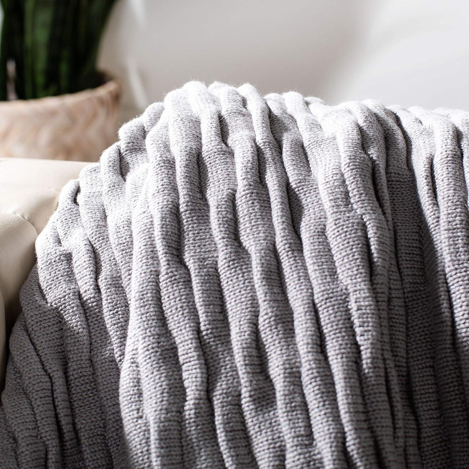 Noela Knit Throw Blanket - Light Grey - 50" x 60" - Safavieh.