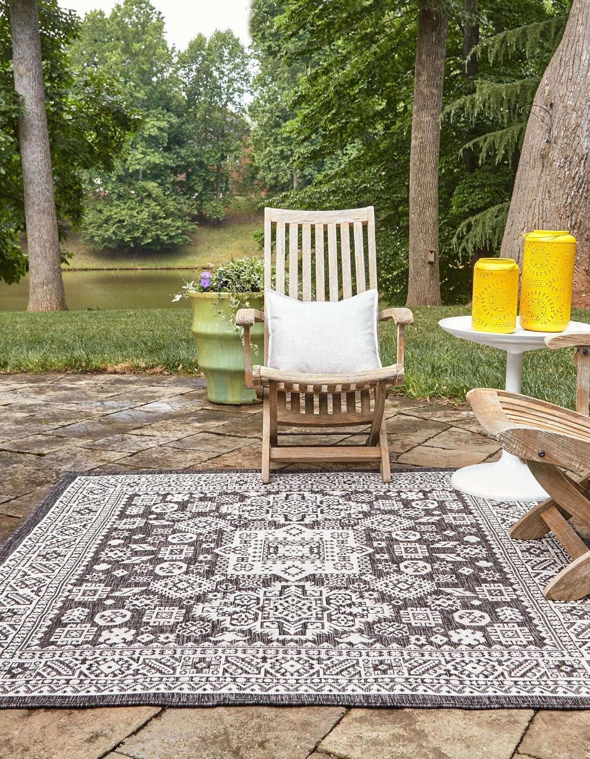 Unique Loom 7' 10 x 7' 10 Square Indoor/Outdoor Aztec Charcoal Gray Area Rug