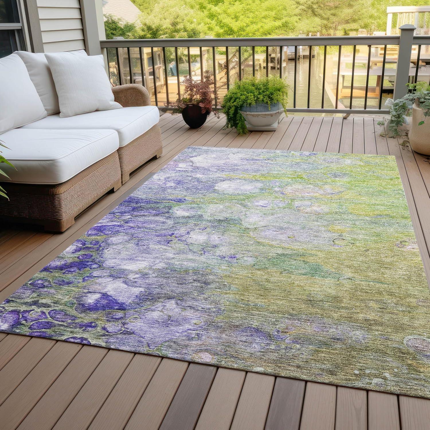 Aloe Abstract 3' x 5' Machine-Washable Indoor/Outdoor Rug