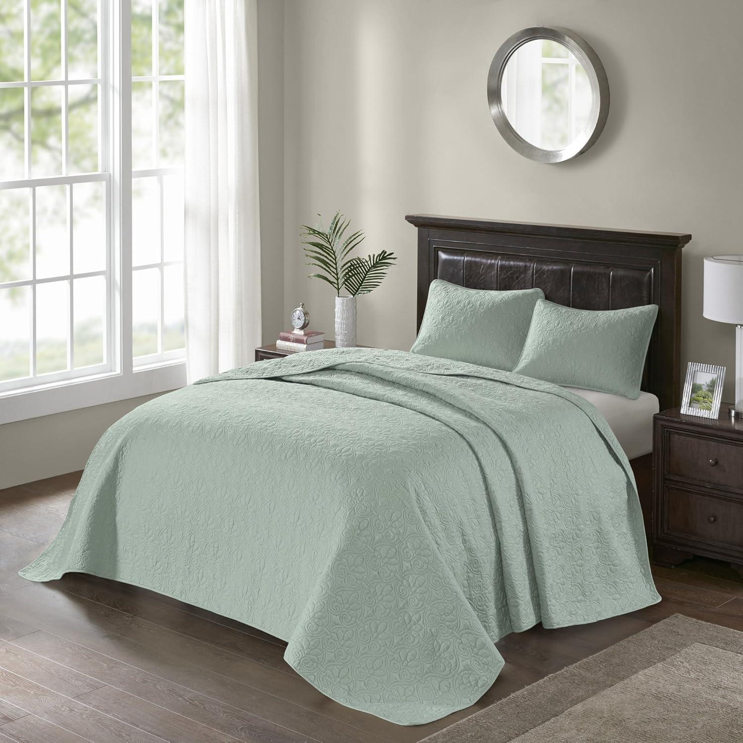 Quebec Reversible Coverlet Set