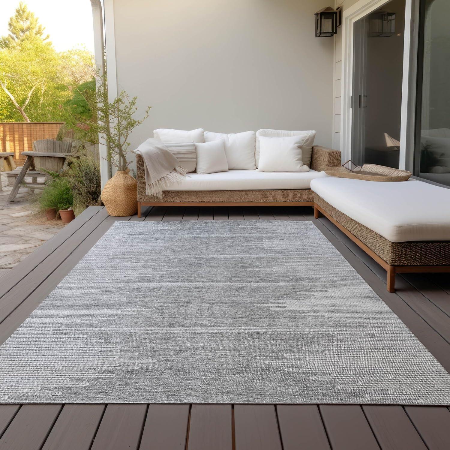 Gray Rectangular Machine-Washable Synthetic Area Rug