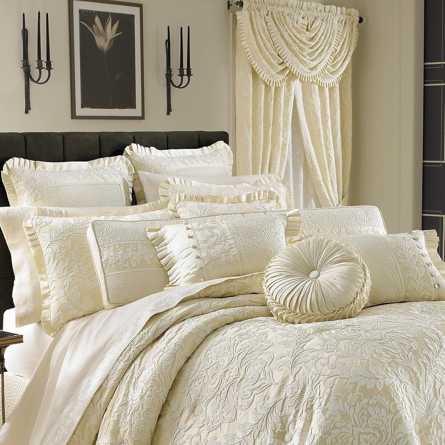 J. Queen New York  Marquis Comforter Set King