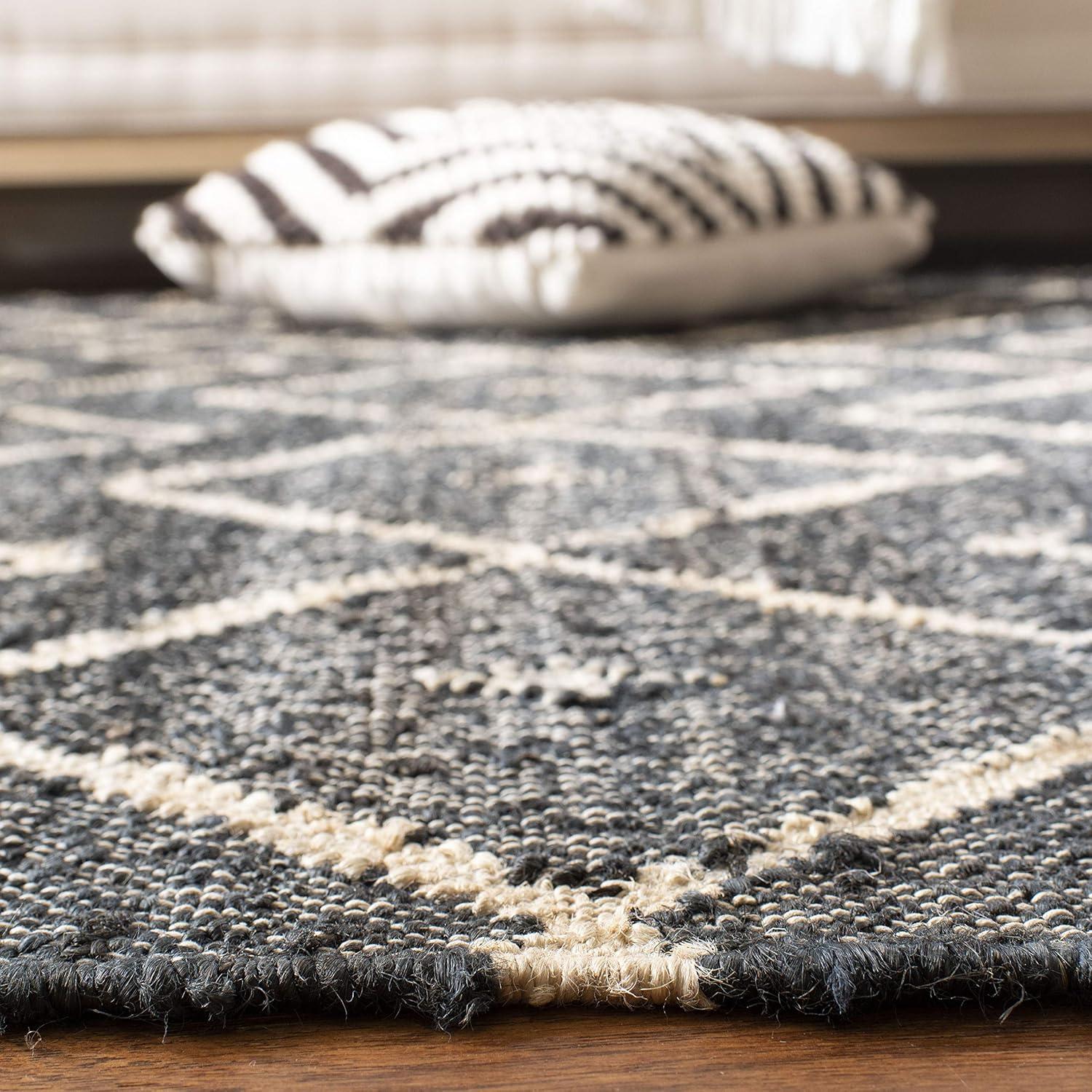 Kilim KLM750 Hand Loomed Area Rug - Charcoal/Natural - 6'x9' - Safavieh.