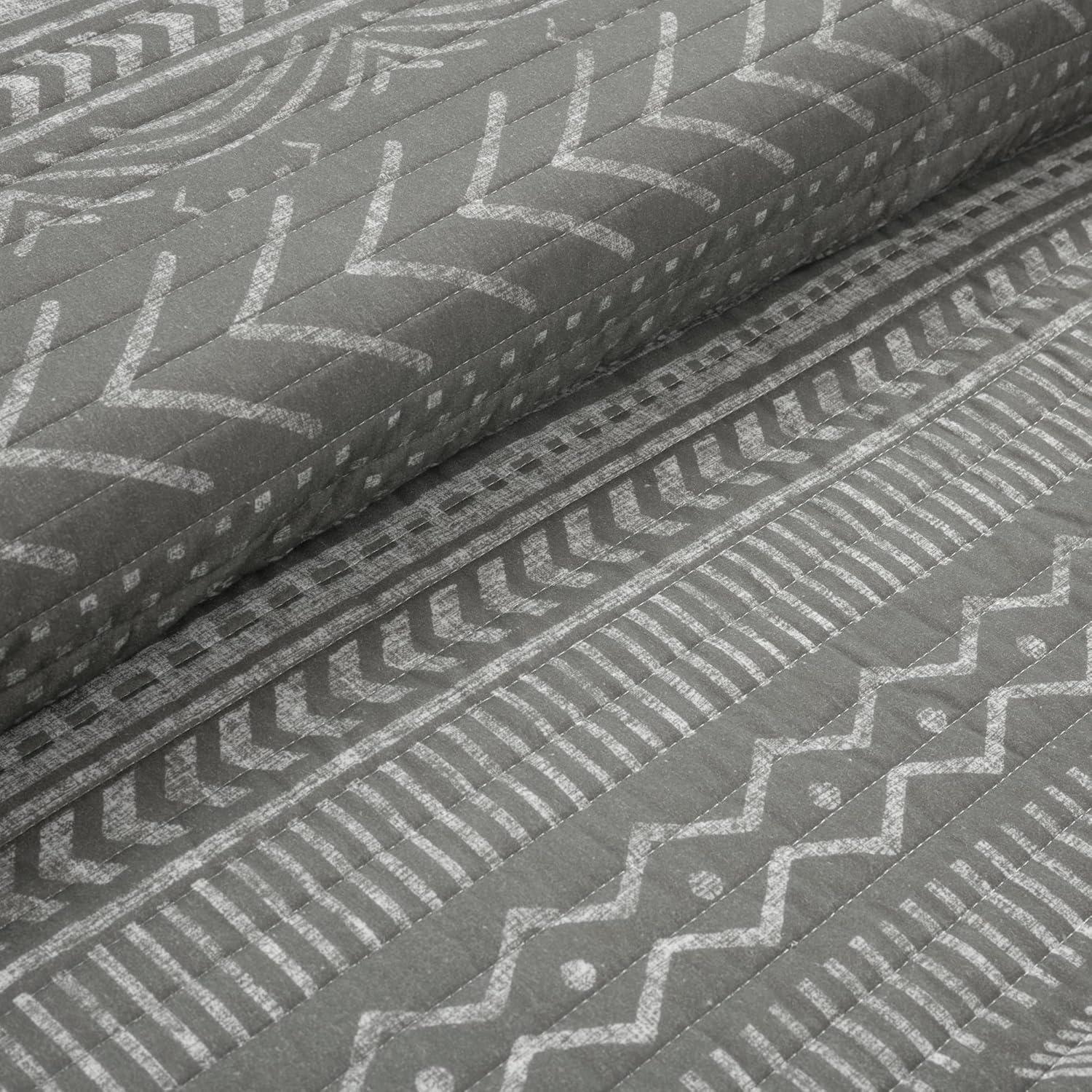 Lush Decor Hygge Geo Reversible Contemporary 3-Piece Quilt Set