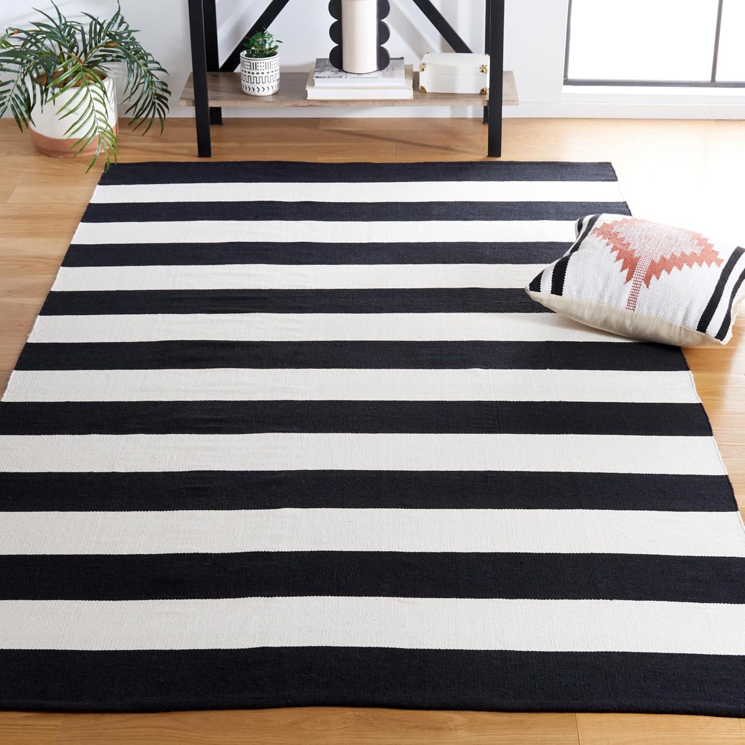 Montauk MTK712 Hand Woven Indoor Accent Rug - Black/Ivory - 4'x6' - Safavieh