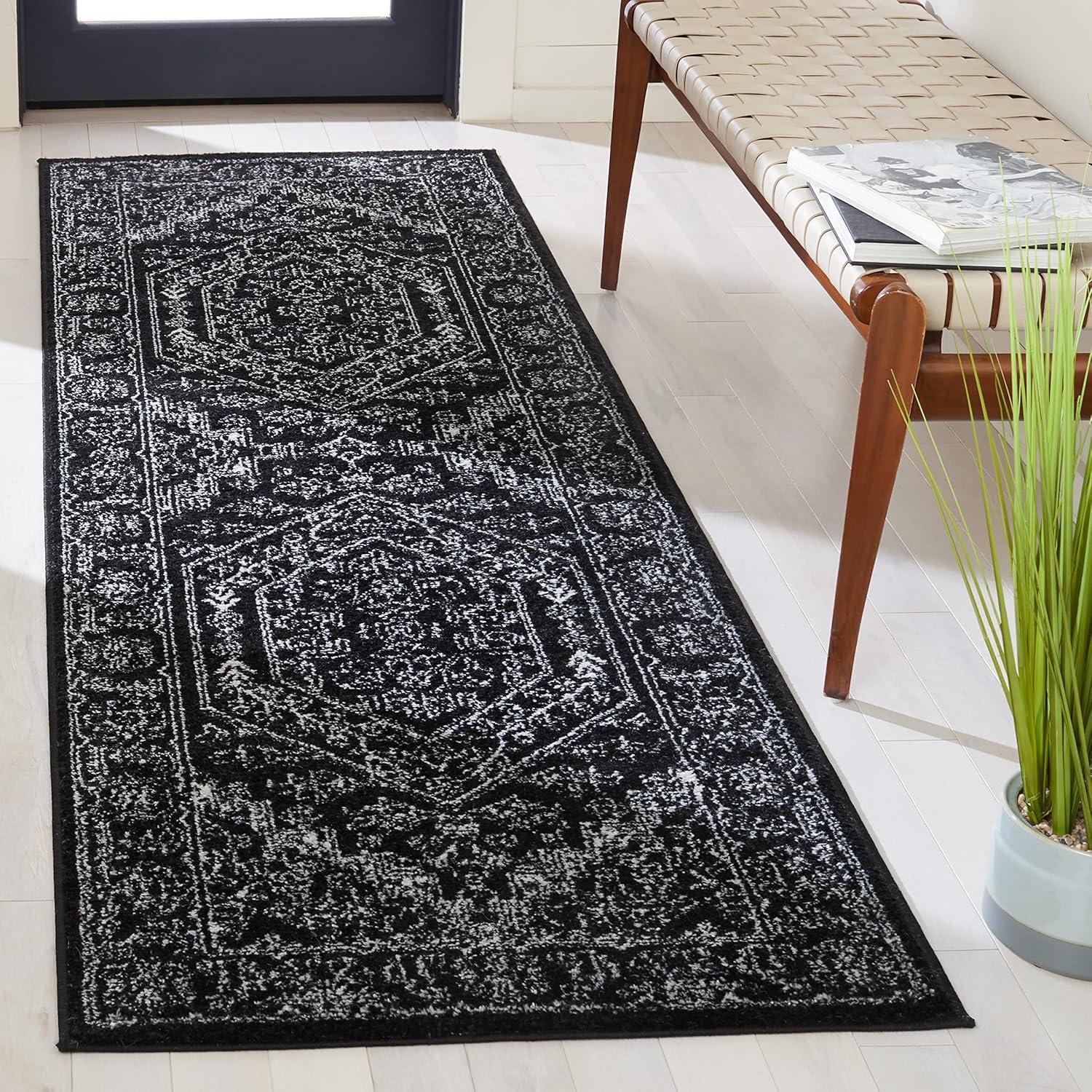 SAFAVIEH Adirondack Xavier Oriental Runner Rug, Black/Ivory, 2'6" x 8'