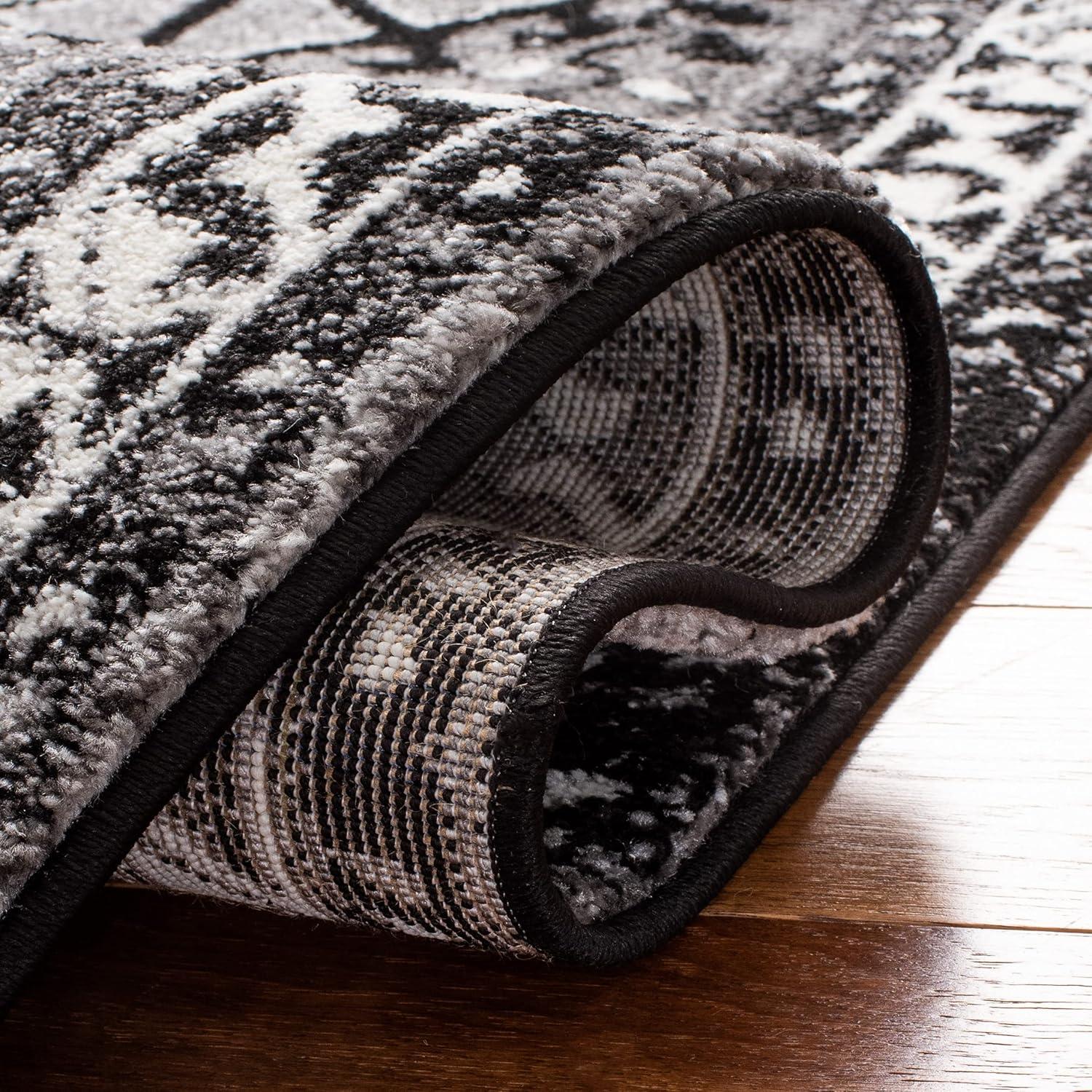 Vintage Hamadan VTH293 Power Loomed Area Rug - Grey/Black - 5'3"x7'6" - Safavieh.