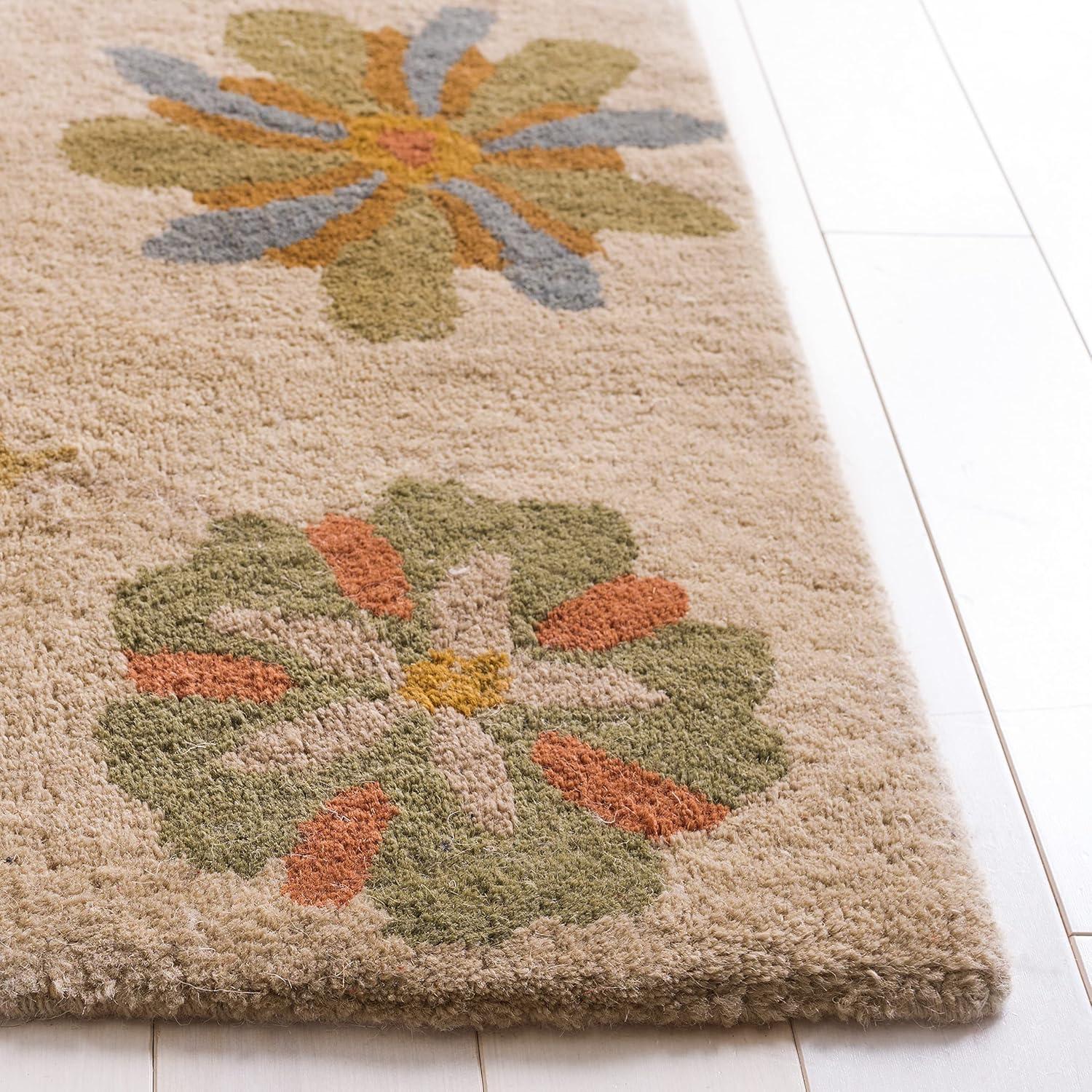 SAFAVIEH Soho Peronel Floral Wool Area Rug, Ivory/Sage, 2'6" x 4'