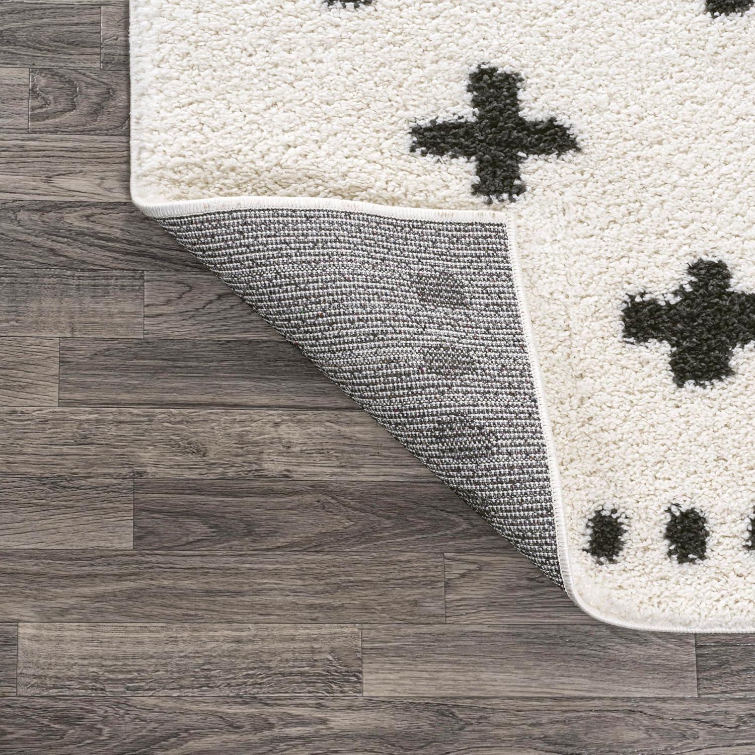 3'x5' Cristo Berber Geometric Shag Area Rug, White/Black - JONATHAN Y