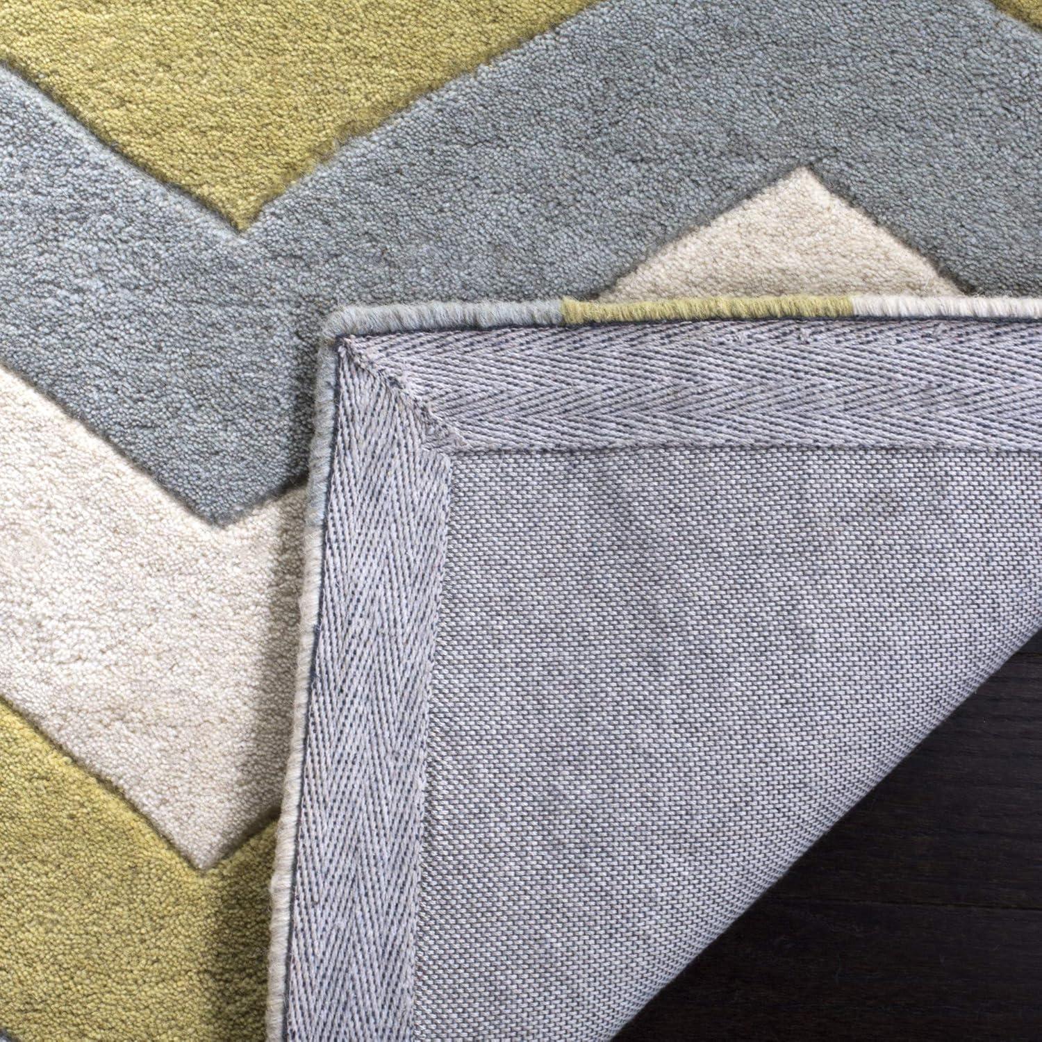 Handmade Gray Chevron Wool 6' x 9' Area Rug