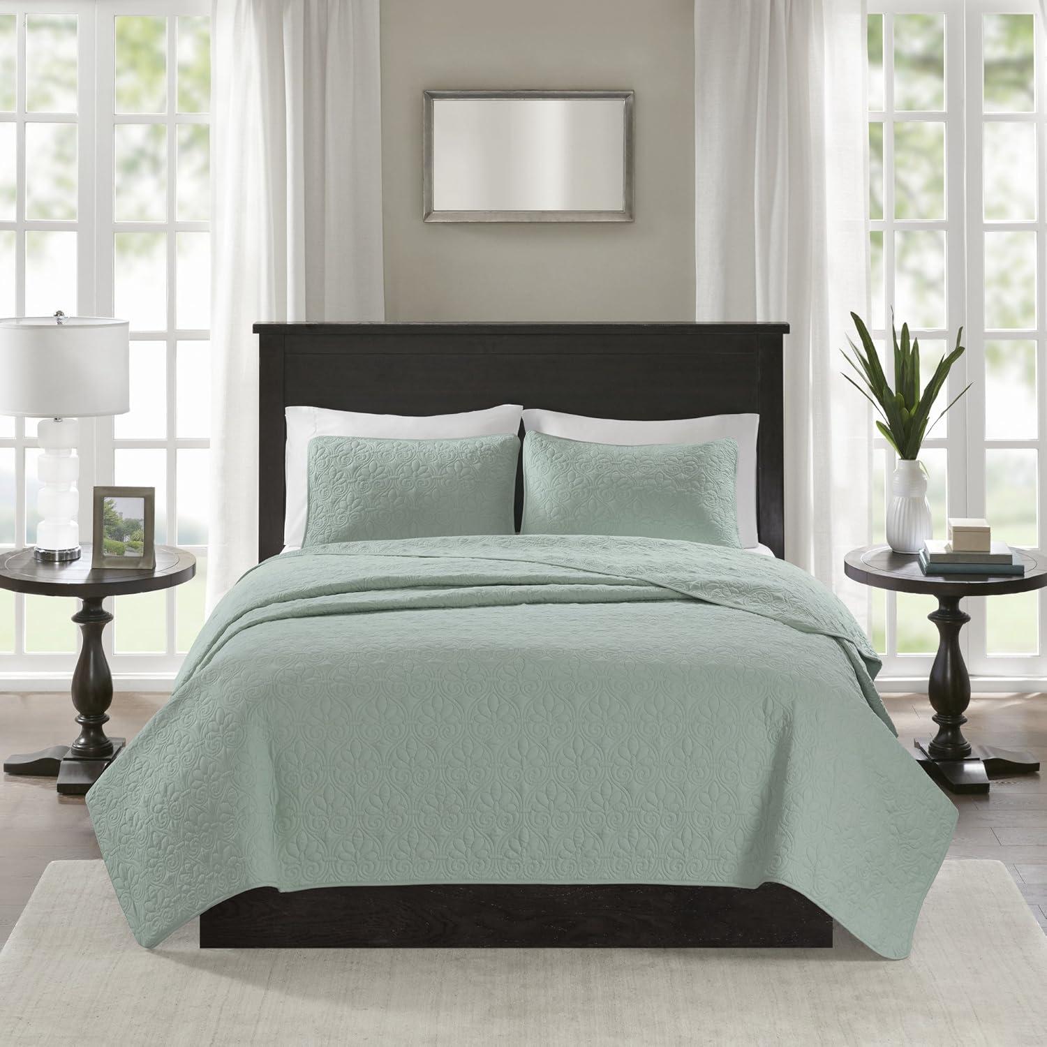 Madison Park Quebec Reversible Quilt Set