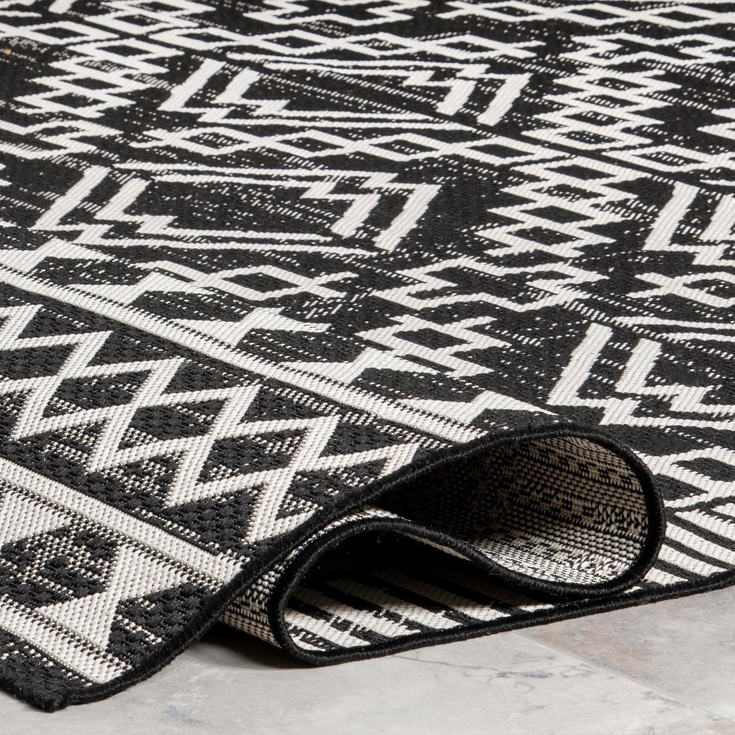 nuLOOM Cari Moroccan Global Indoor and Outdoor Area Rug