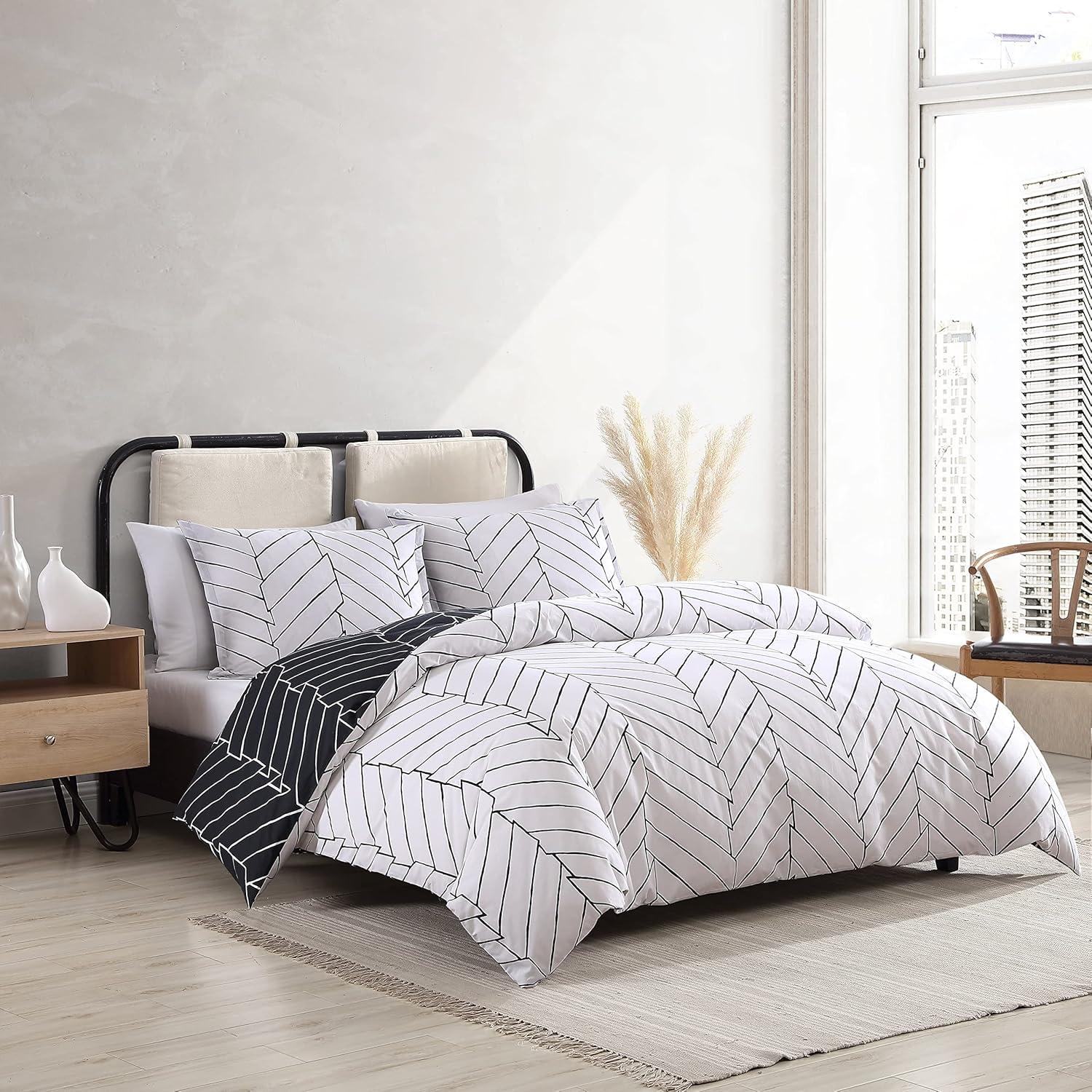 Reversible King Duvet Cover Set in Black and White Herringbone