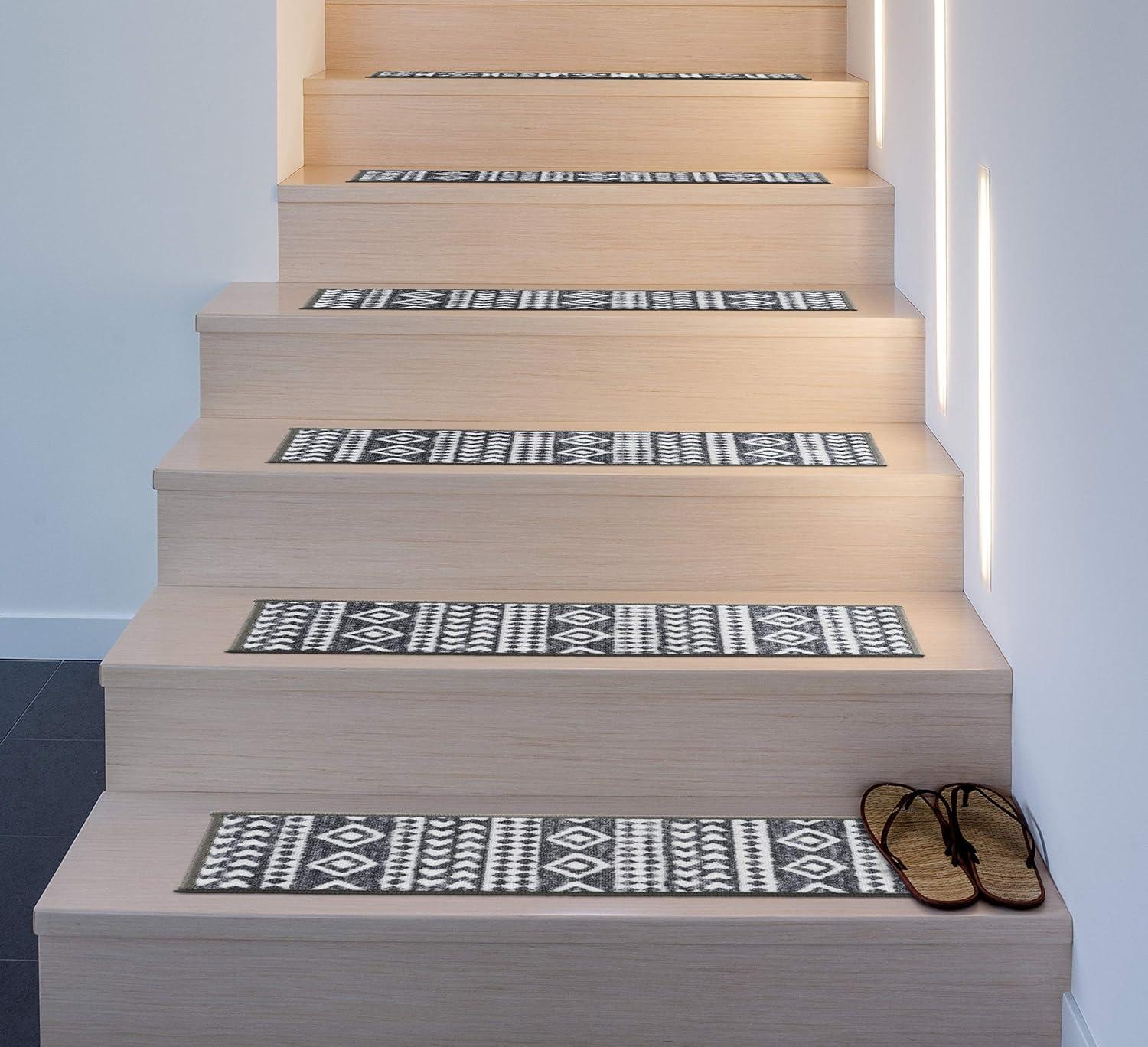 World Rug Gallery Geometric Bohemian Non-Slip Stair Treads