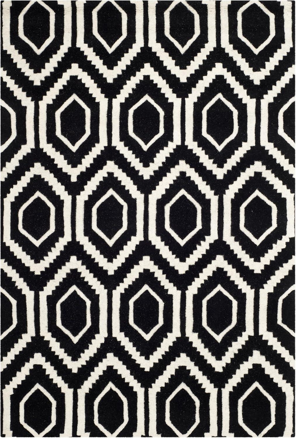 SAFAVIEH Chatham Graham Geometric Wool Area Rug, Black/Ivory, 4' x 6'