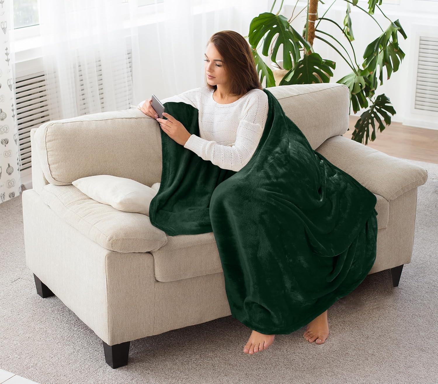 Utopia Bedding Fleece Blanket Throw Size Forest Green 300GSM Luxury Anti-Static Fuzzy Soft Microfiber Blanket for Couch, Sofa and Bed (60x50 Inch)