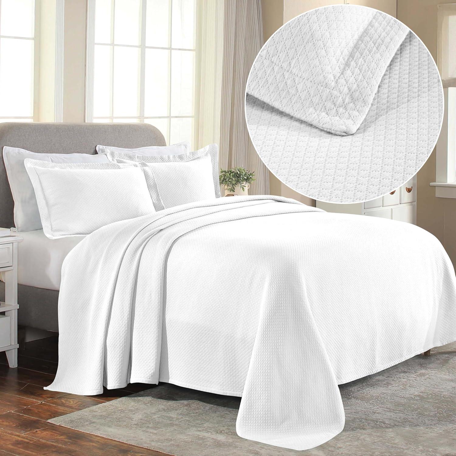 Superior Superior Solitaire Waffled Matelassé Bedspread Set with Shams