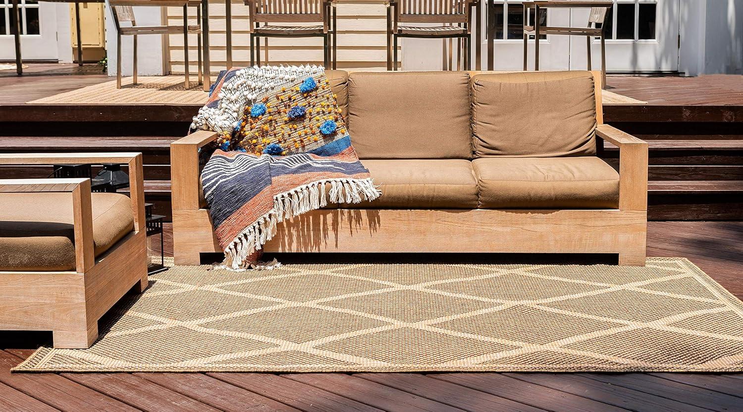 Unique Loom Outdoor Trellis Collection Area Rug - Diamonds (4' 1" x 6' 1" Rectangle Brown/Tan)