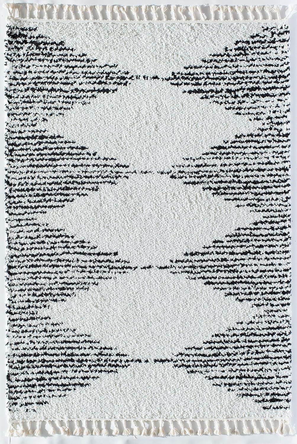 Qi Mason Shag Tribal Heath White Area Rug