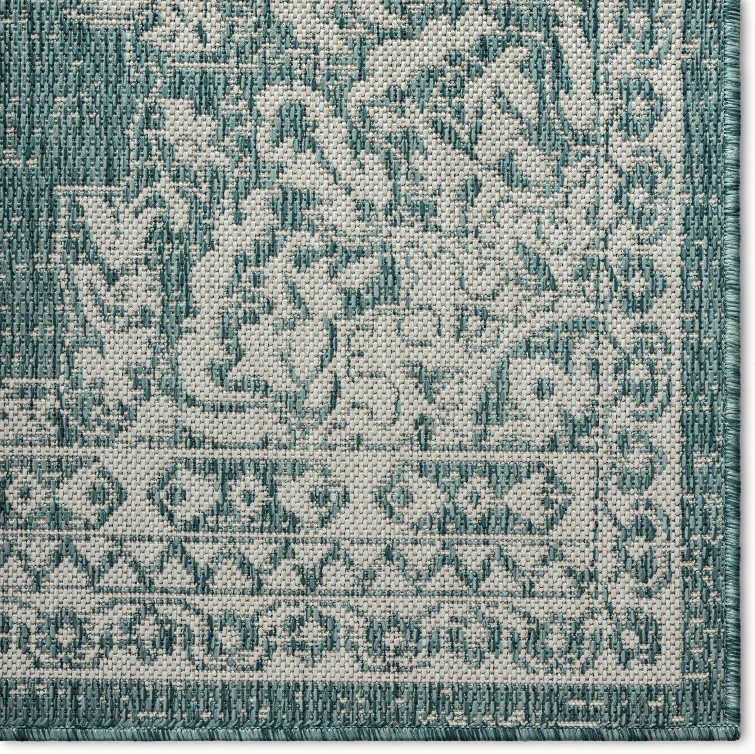 Nicole Miller New York Patio Country Azalea Medallion Indoor/Outdoor Area Rug, Blue/White