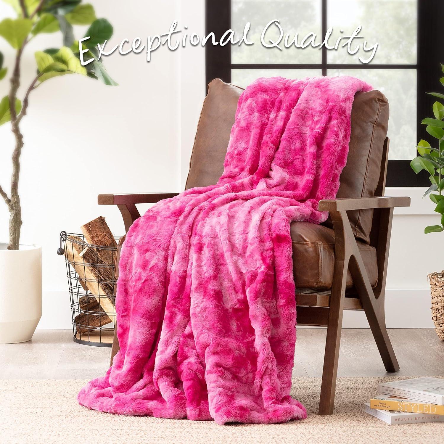 Chanasya Wolf Faux Fur Throw Blanket with Plush Faux Shearling Side