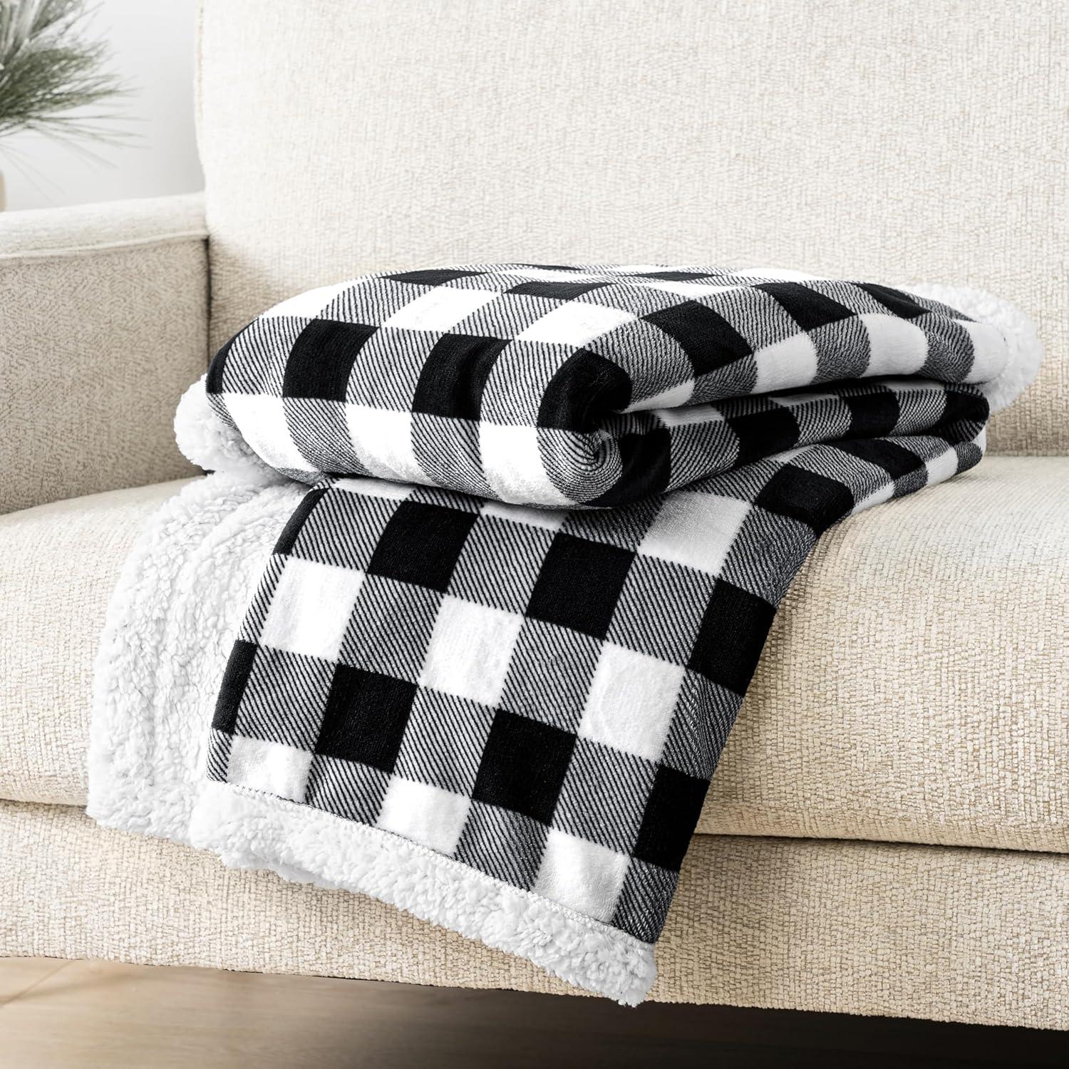 PAVILIA Soft Fleece Blanket Throw for Couch, Lightweight Plush Warm Blankets for Bed Sofa with Jacquard Pattern