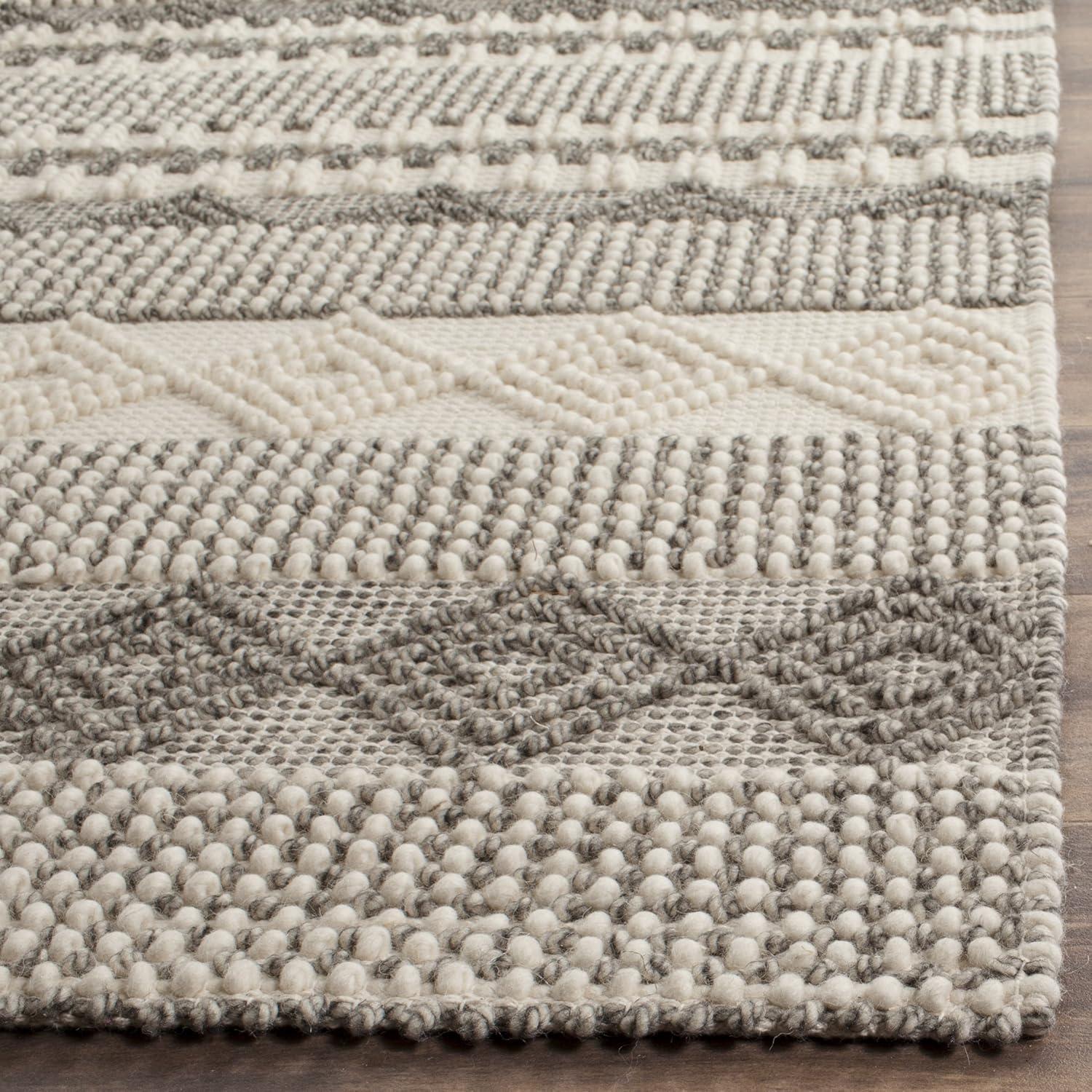 Hand-Tufted Artisan Gray Wool 2'6" x 4' Beach House Rug