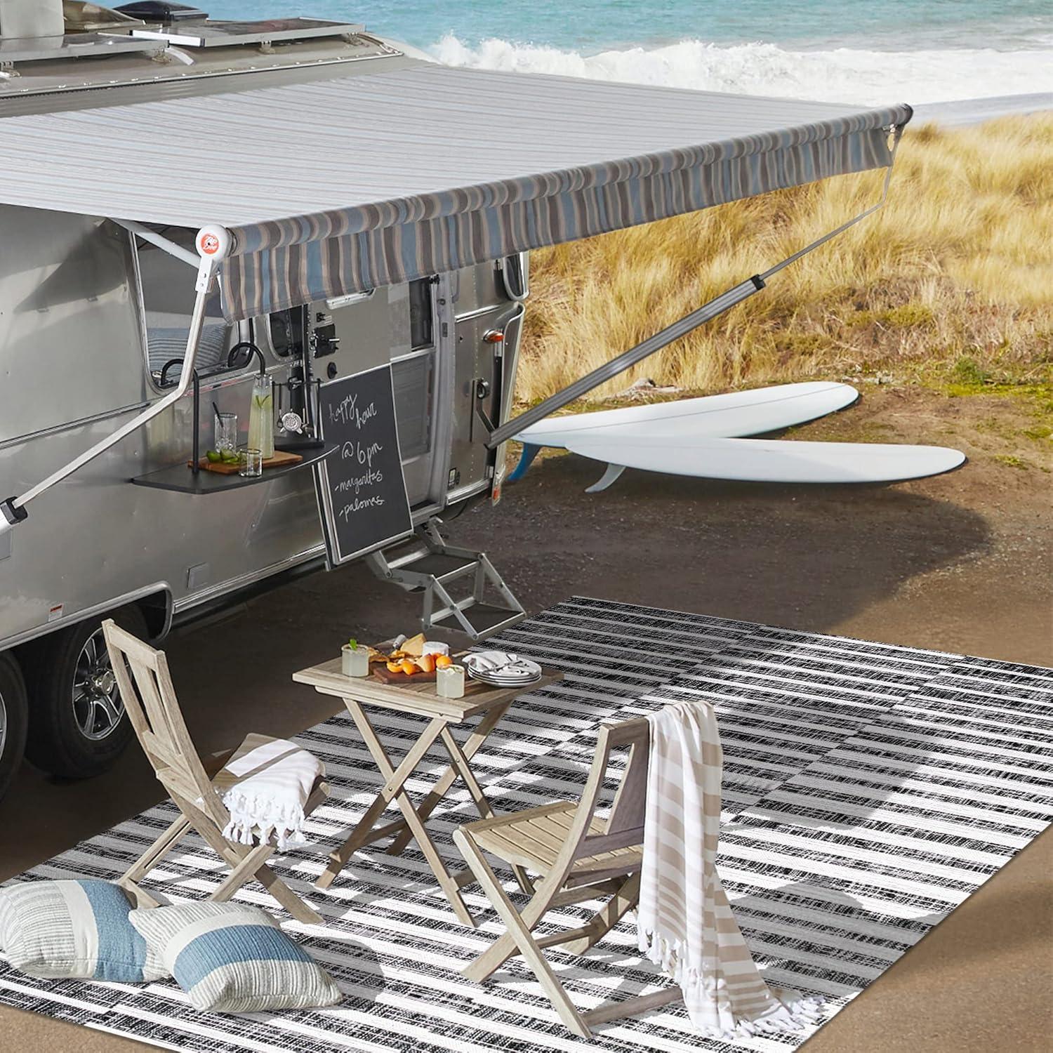 5'x8' Sukie Modern Offset Stripe Indoor/Outdoor Area Rug, Black/Ivory - JONATHAN Y