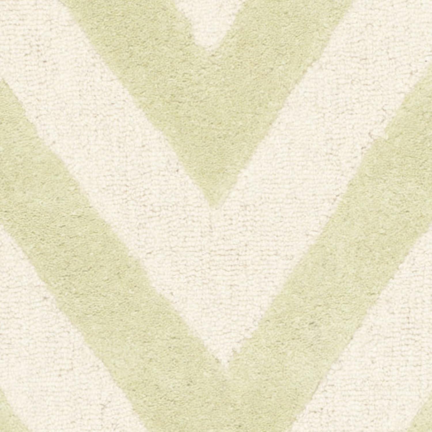 SAFAVIEH Cambridge Kaitlyn Geometric Wool Area Rug, Light Green/Ivory, 2'6" x 4'
