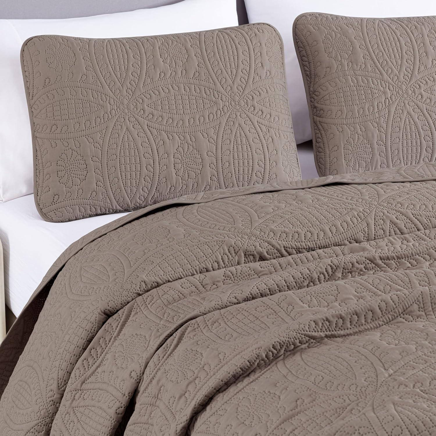 Austin Standard Geometric Shapes Coverlet Set