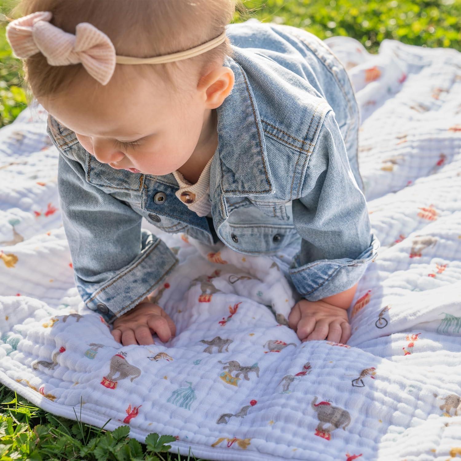 aden + anais essentials Muslin Blanket - Elephant Circus