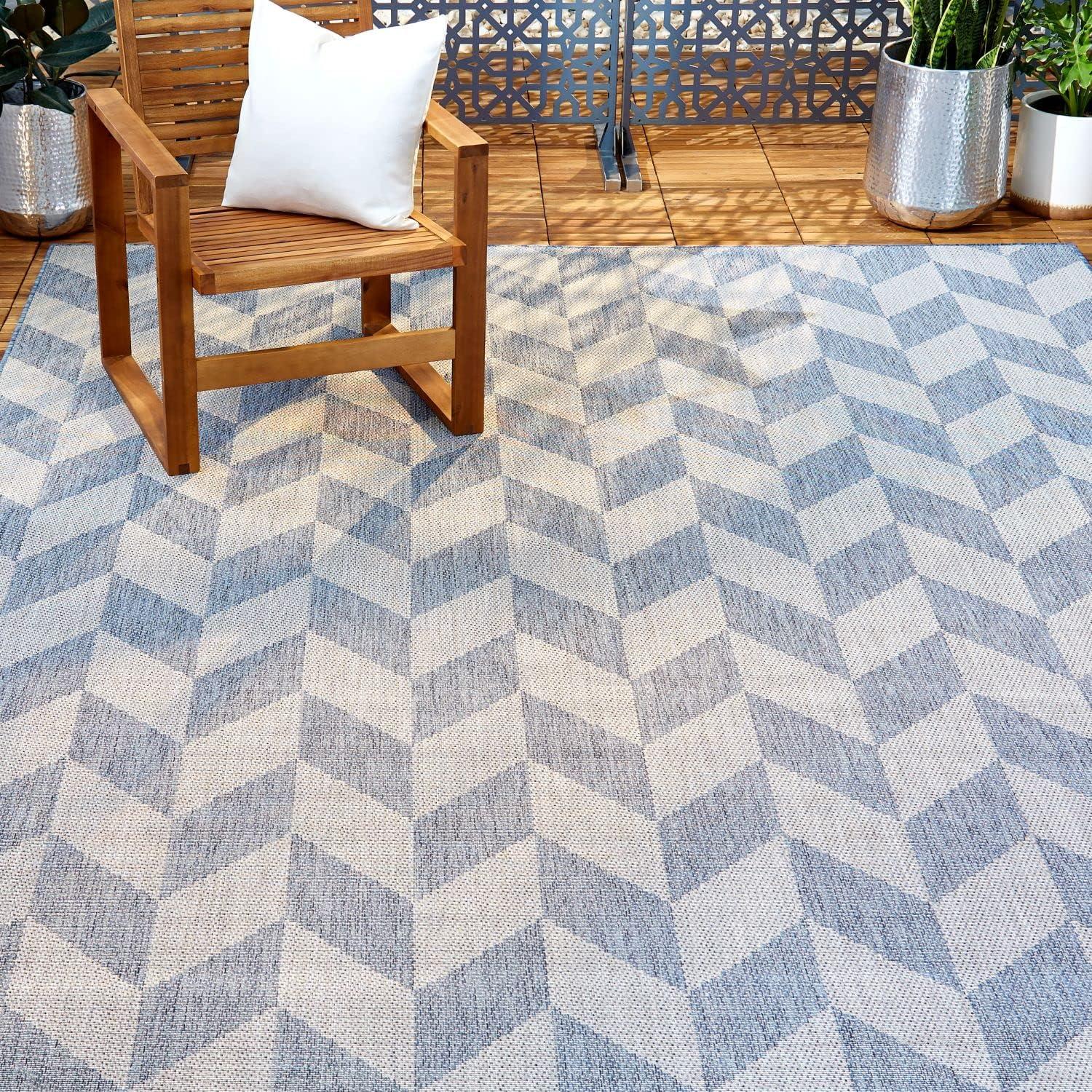 Blue and Grey Geometric Synthetic Indoor/Outdoor Rug