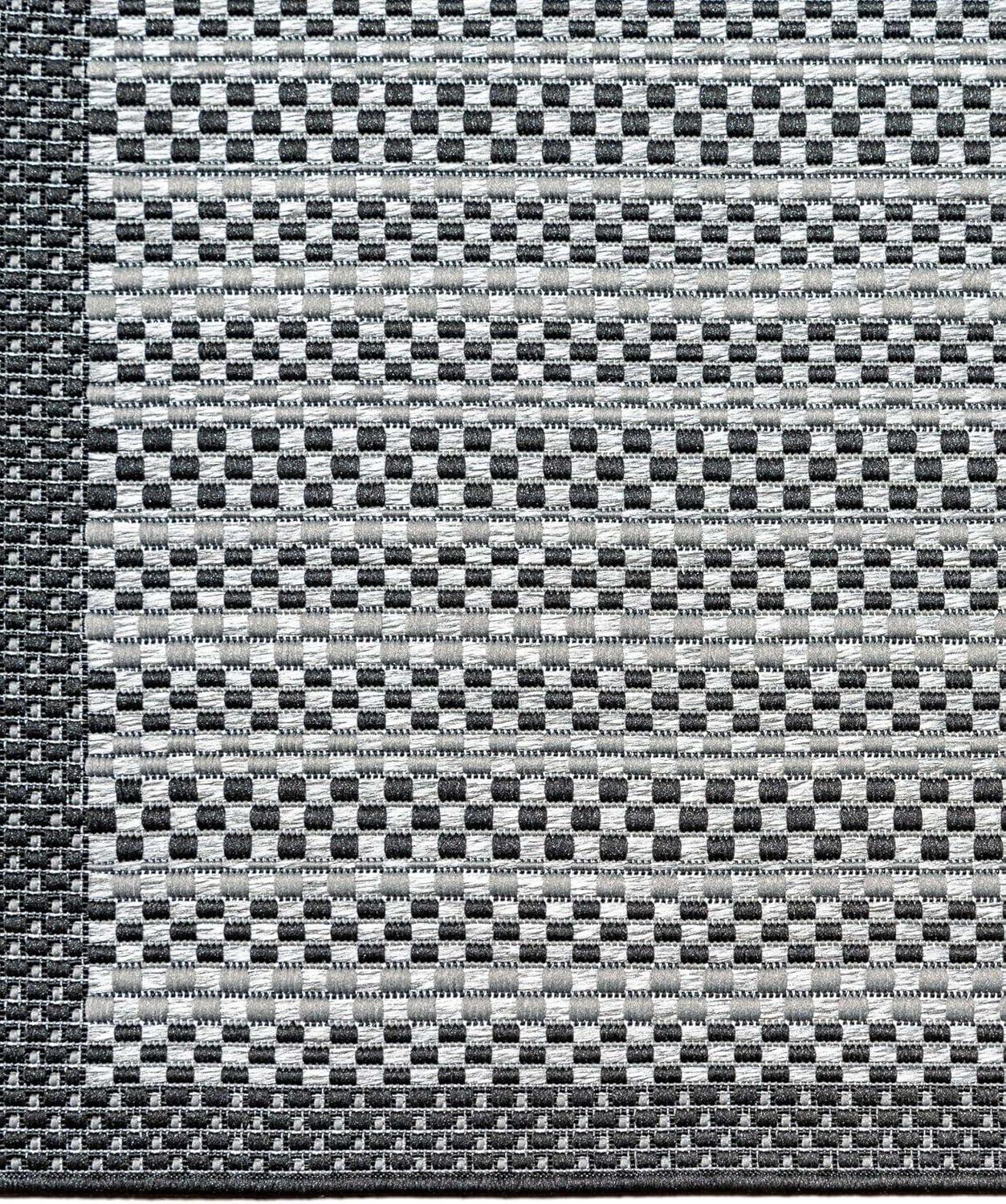 Striped Indoor / Outdoor Rug