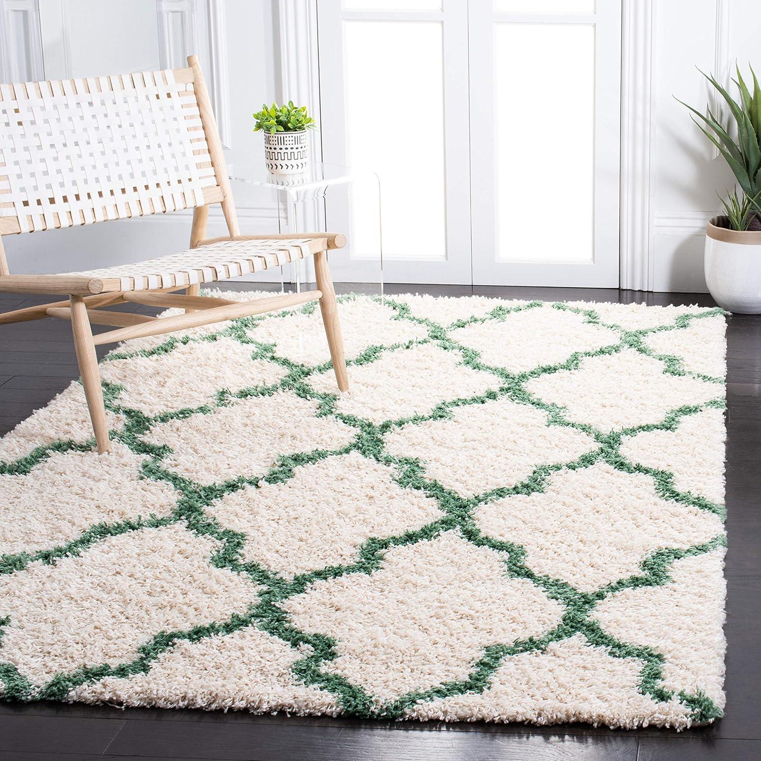 SAFAVIEH Venus Shag Waverly Trellis Area Rug, Ivory/Green, 4' x 6'