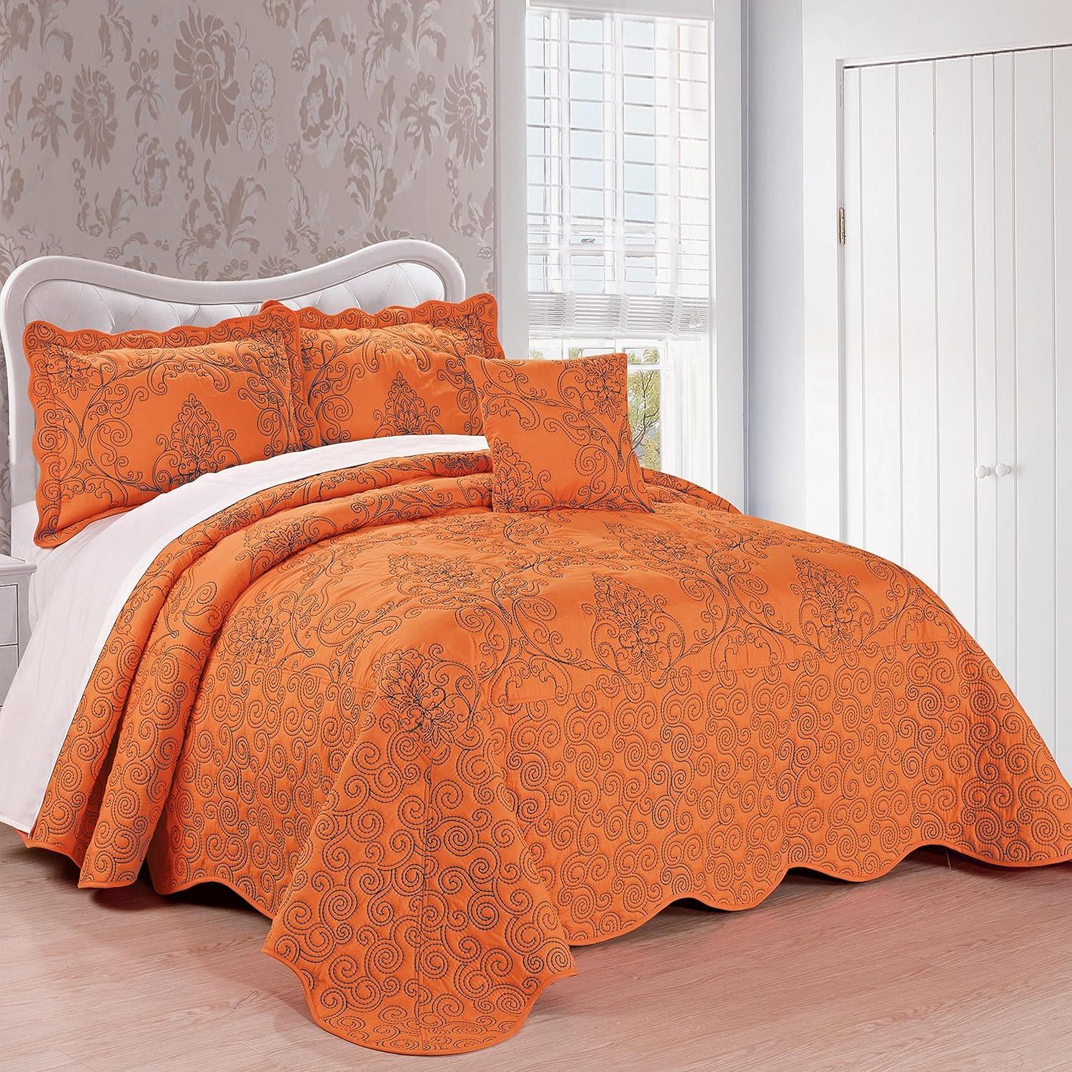 Home Soft Things Damask Embroidery Oversized 4 Piece Quilt Set