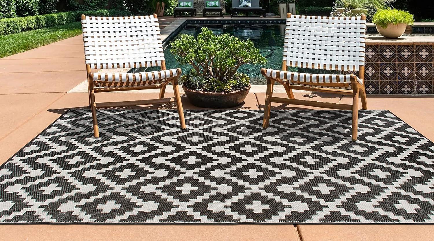 World Rug Gallery Trellis Geometric Reversible Plastic Indoor and Outdoor Rugs